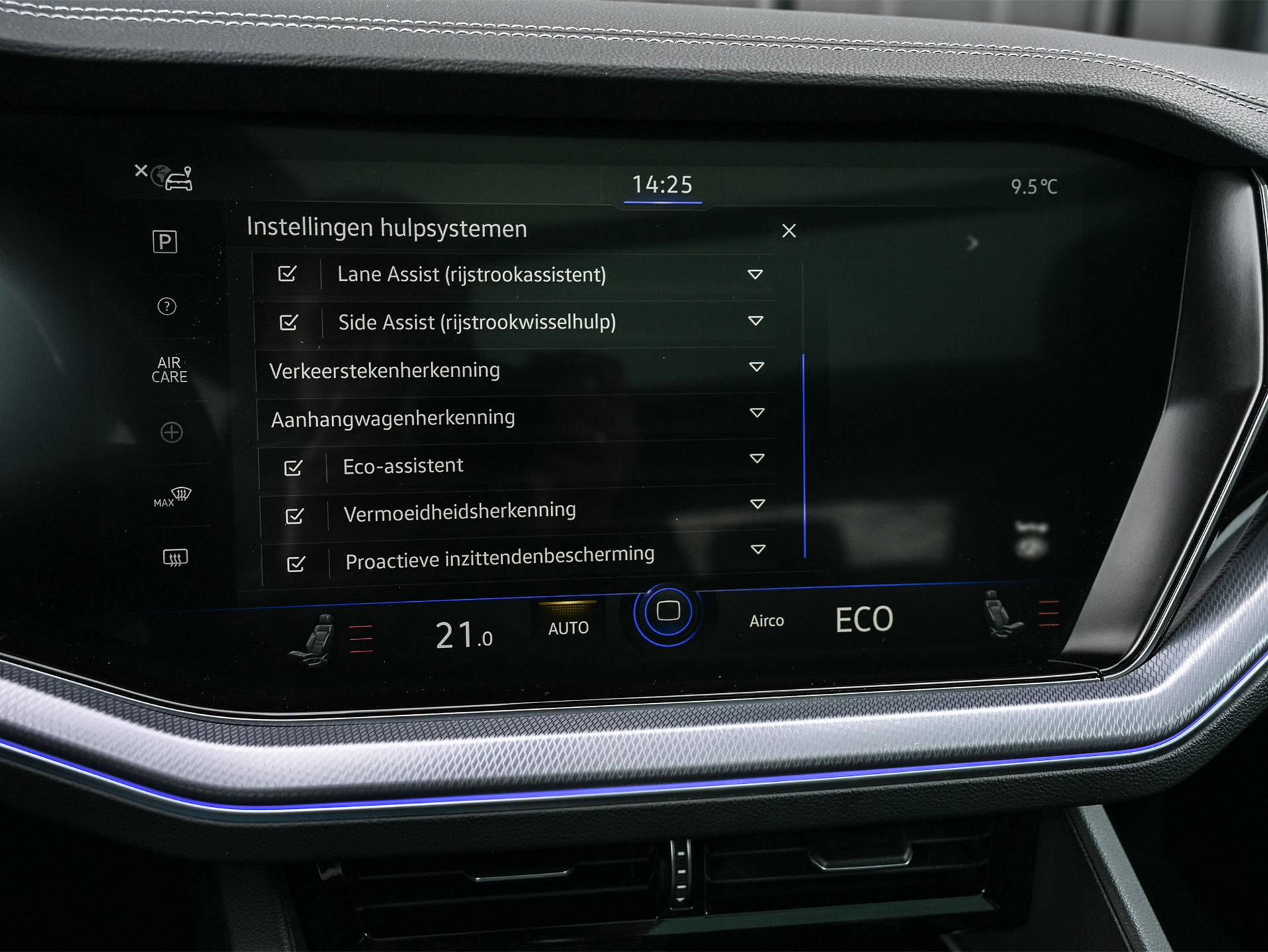 Volkswagen Touareg - 19