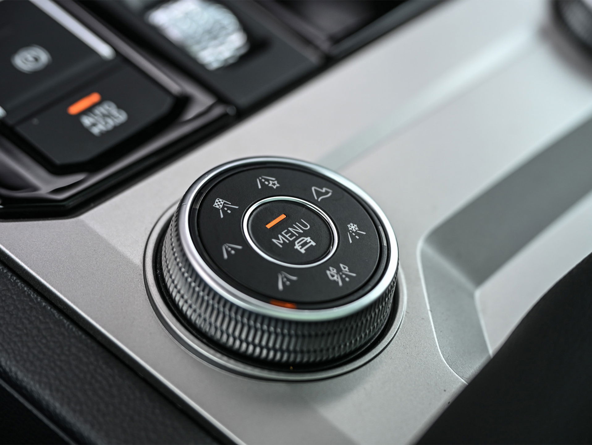 Volkswagen Touareg - 33