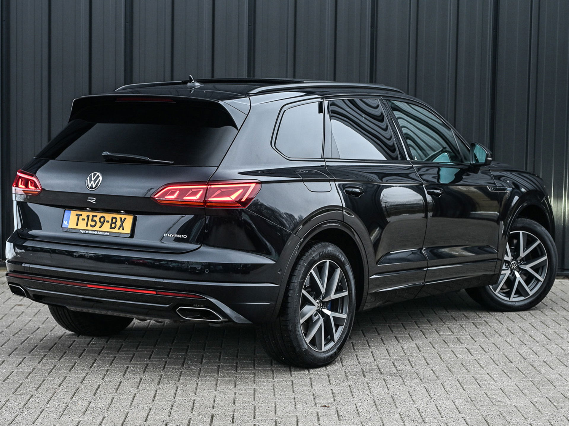 Volkswagen Touareg - 2