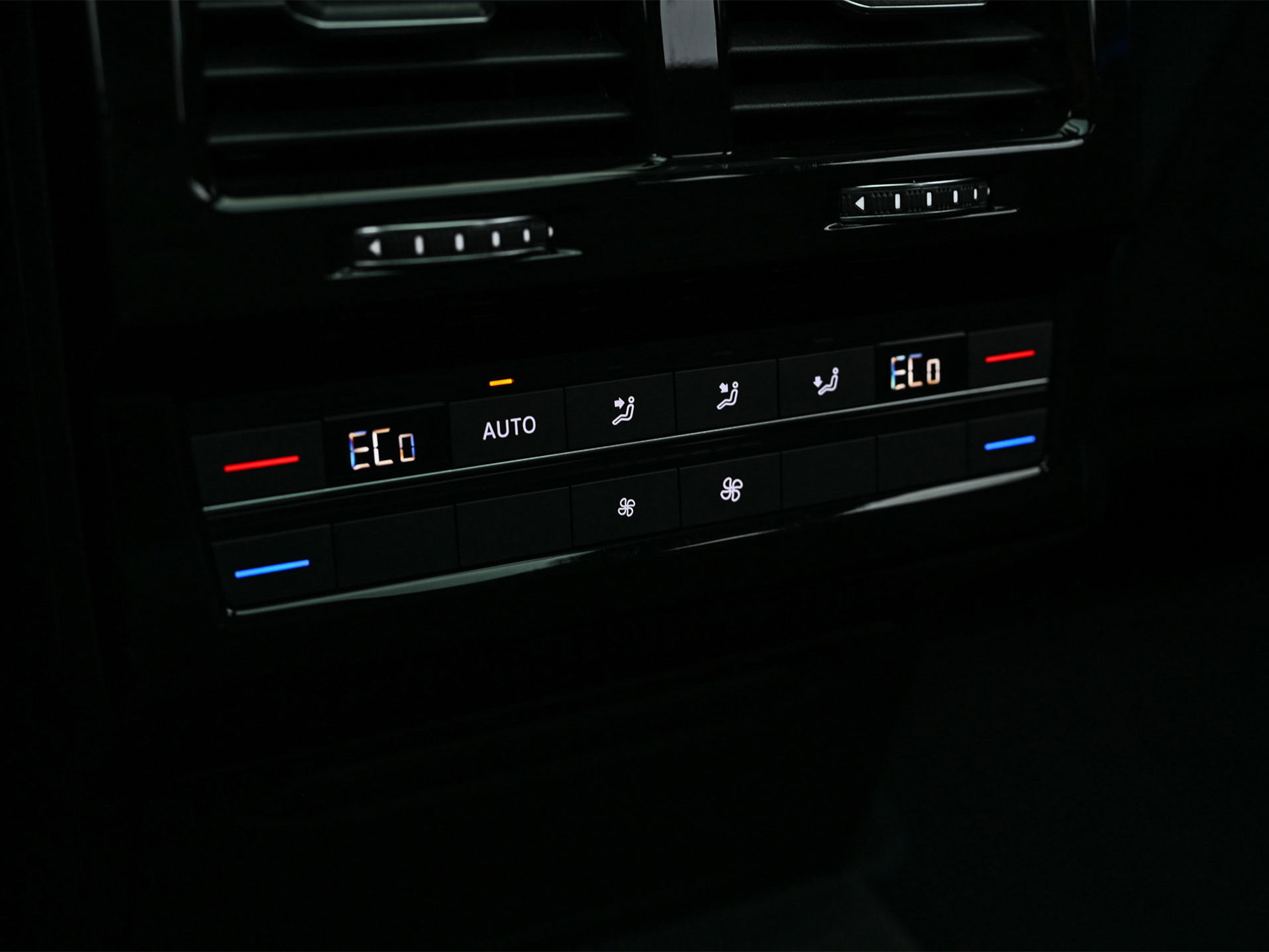 Volkswagen Touareg - 48