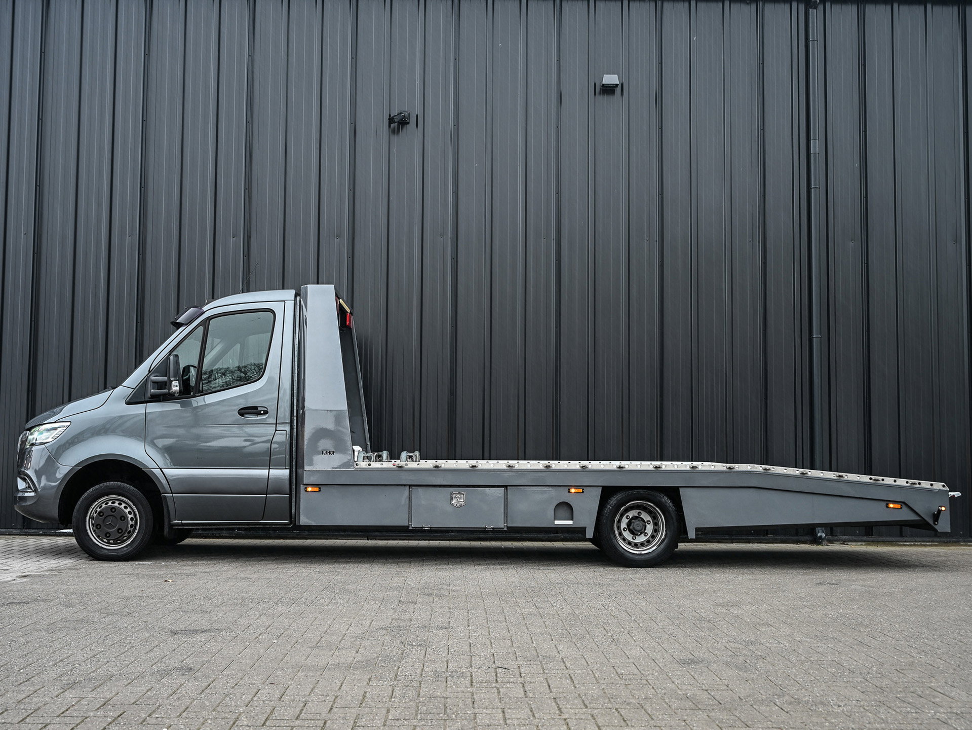 Mercedes-Benz Sprinter - 2