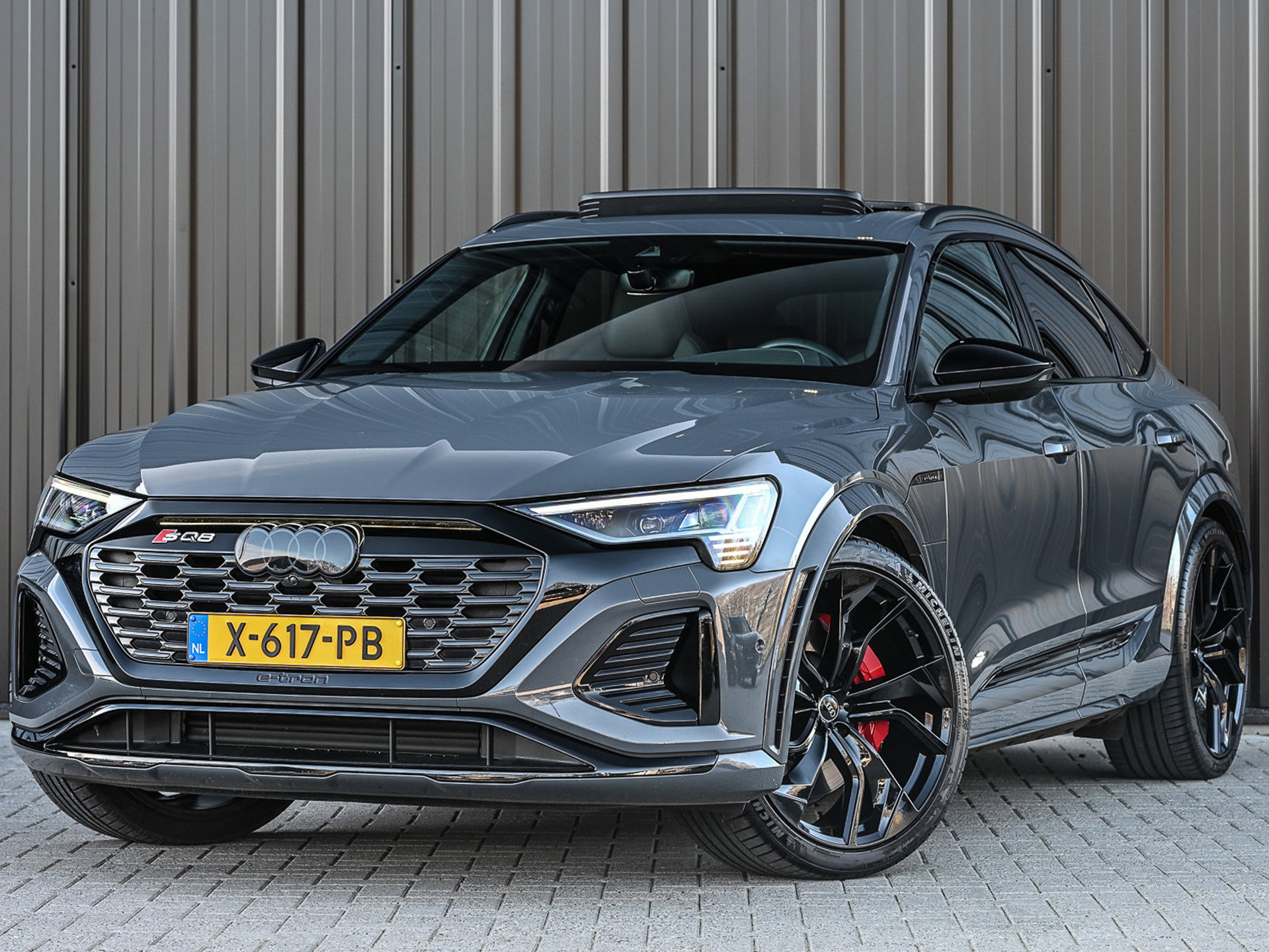 Audi Q8 Sportback e-tron - 0