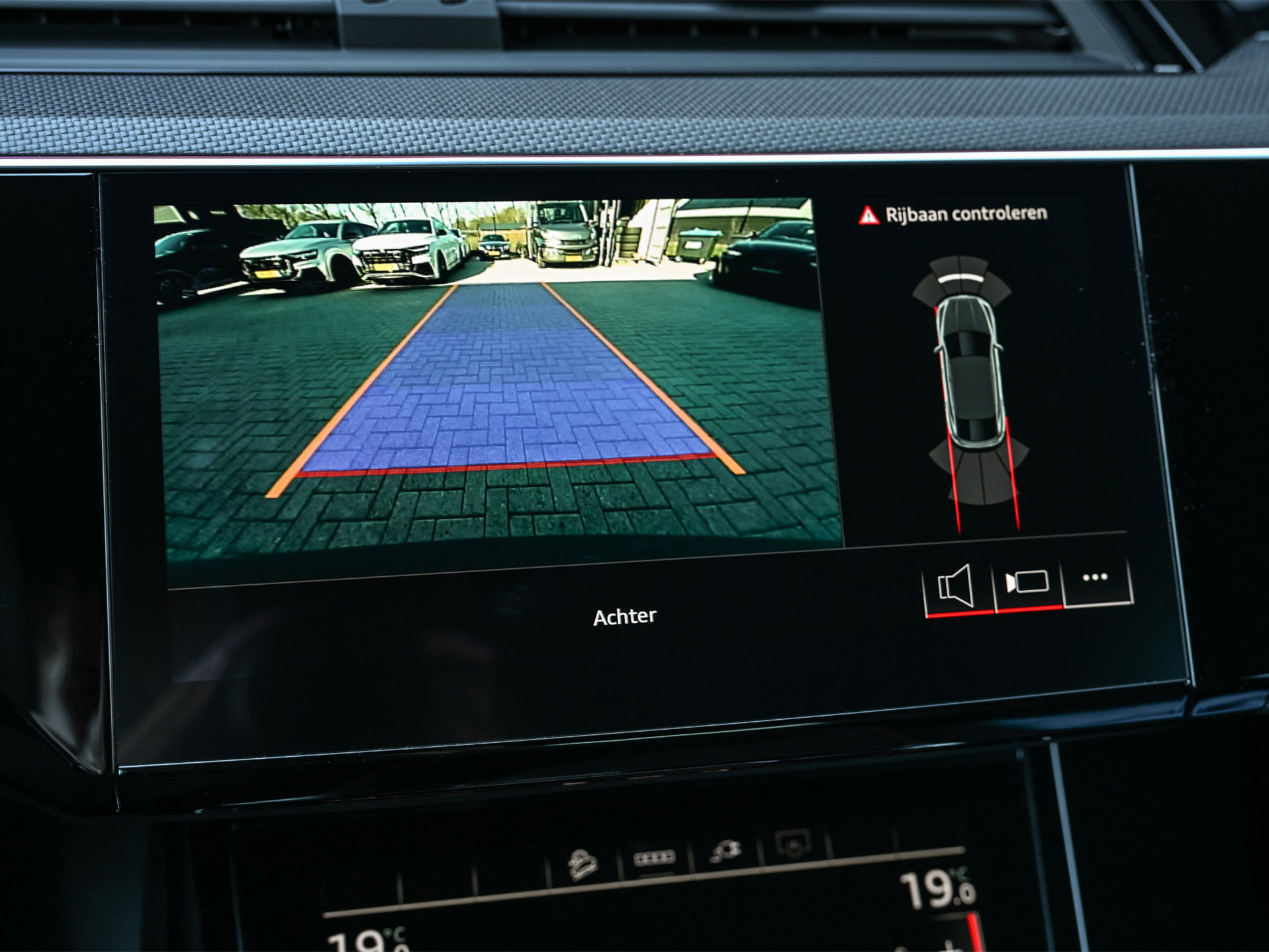 Audi Q8 Sportback e-tron - 24