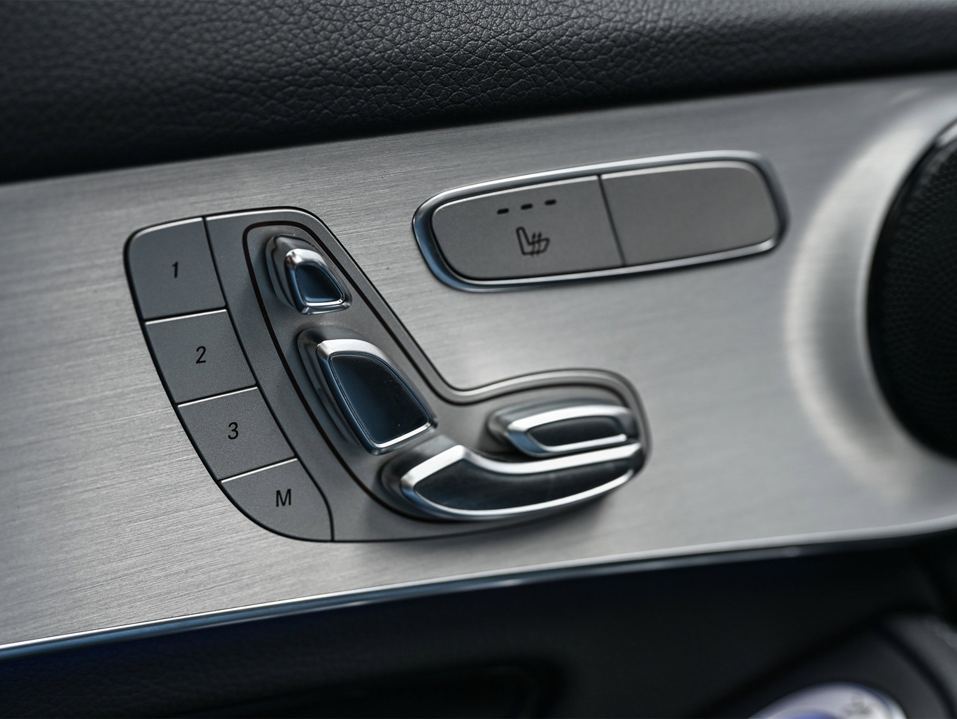 Mercedes-Benz GLC - 12