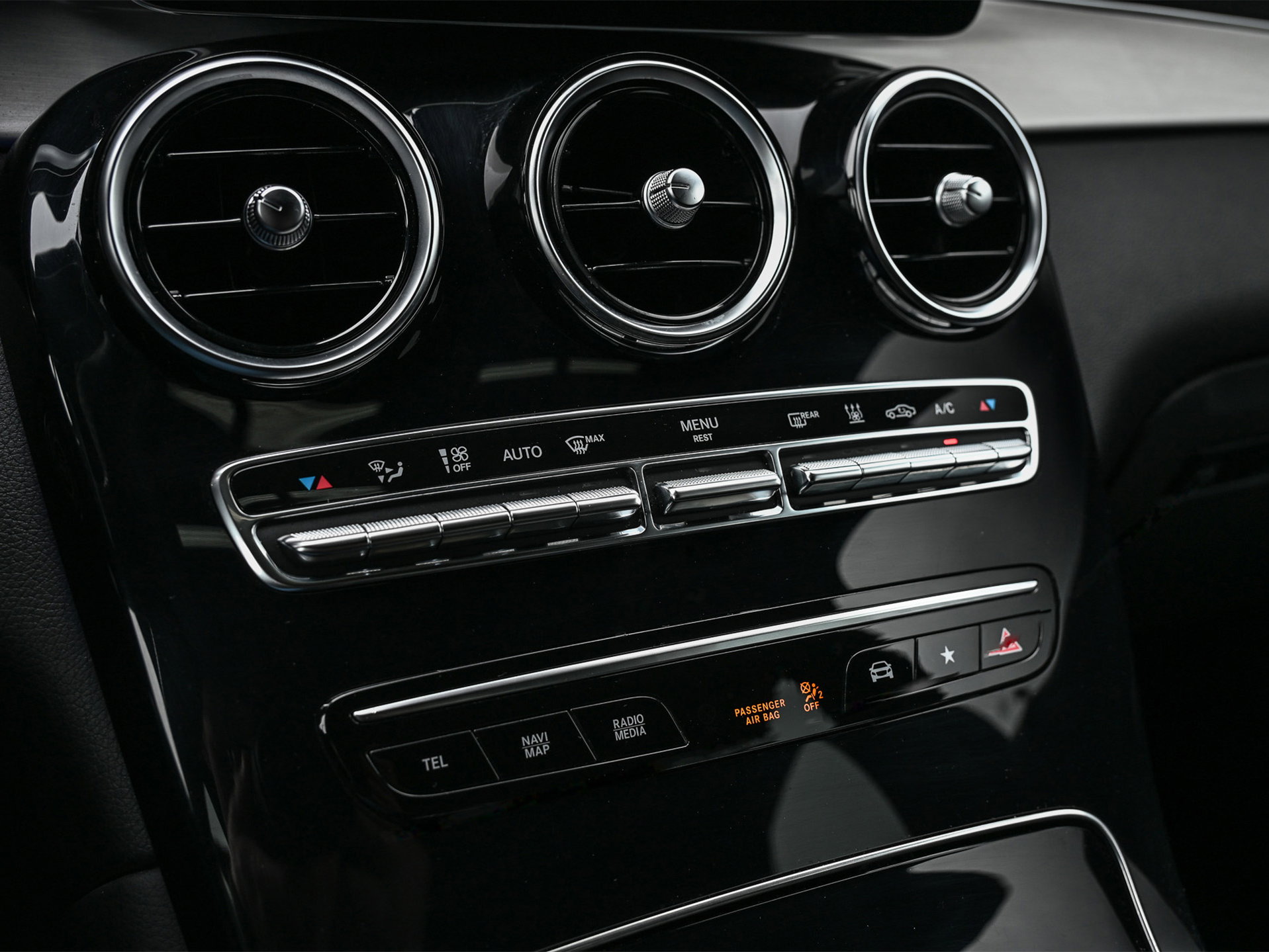 Mercedes-Benz GLC - 29