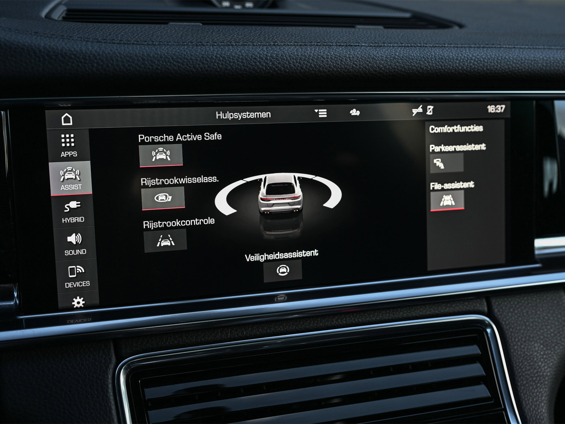 Porsche Panamera - 17