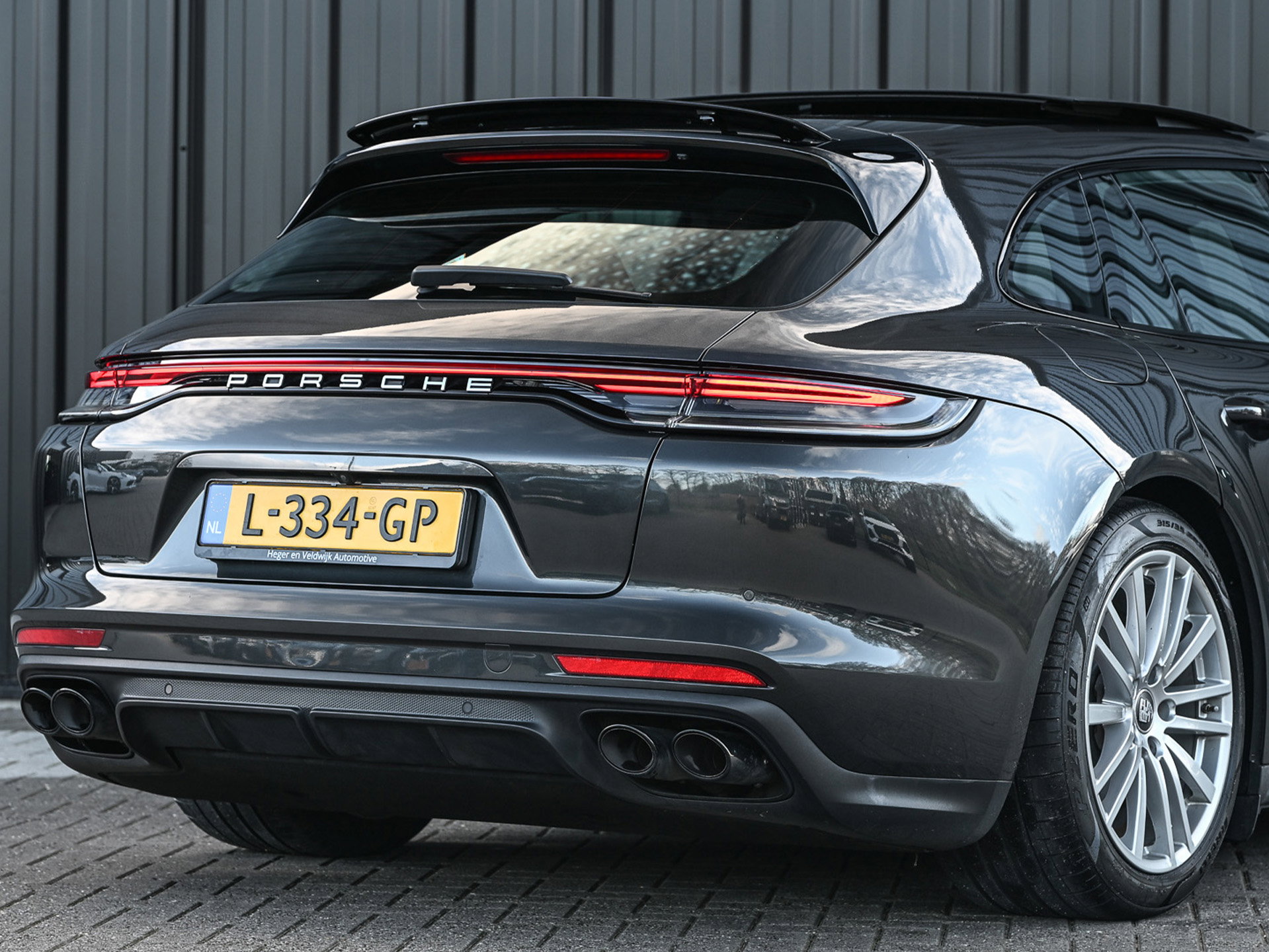 Porsche Panamera - 26
