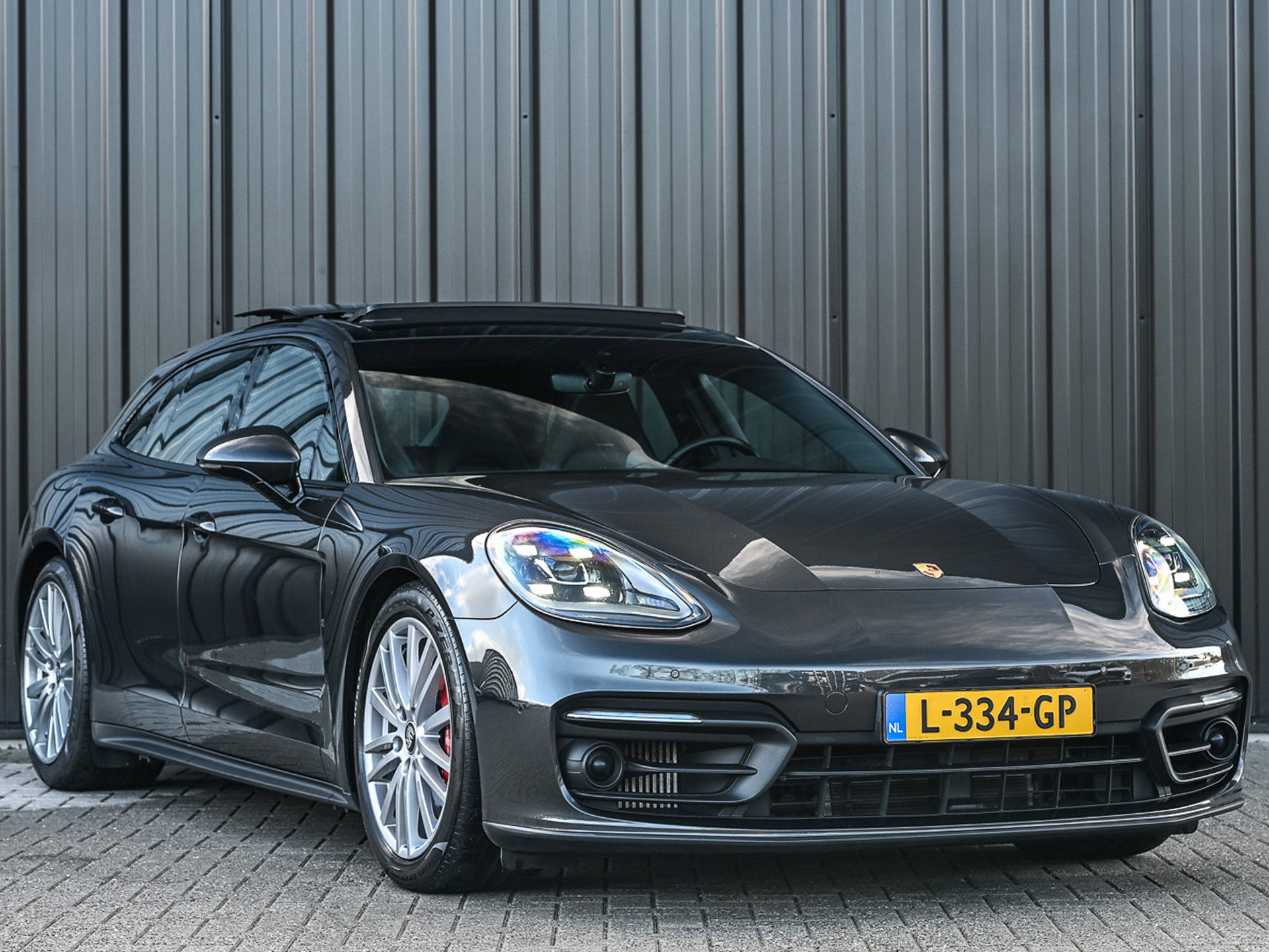 Porsche Panamera - 41