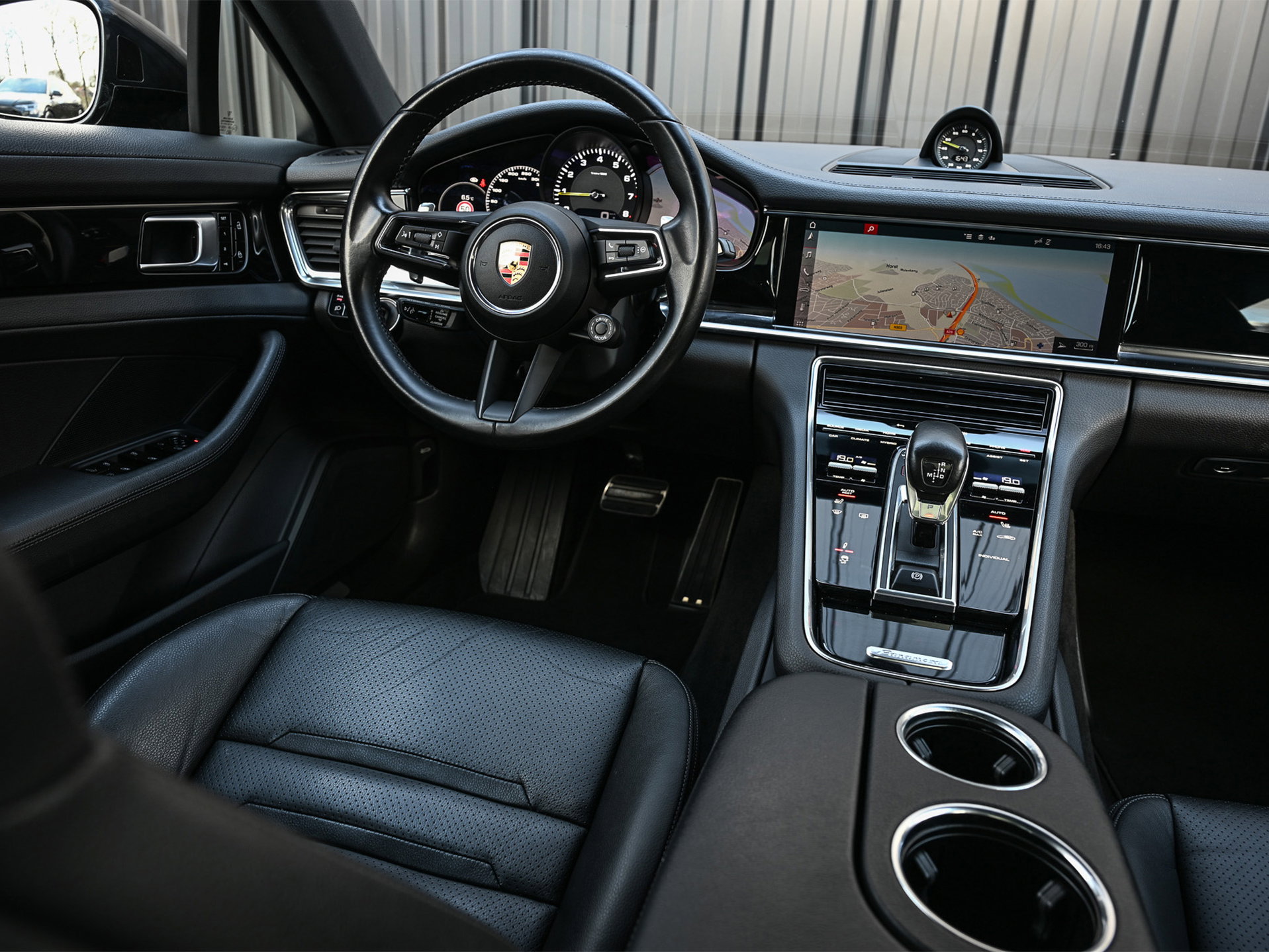 Porsche Panamera - 3