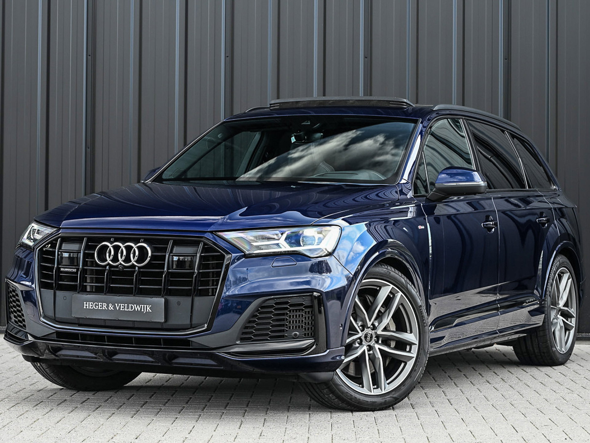 Audi Q7 - 0