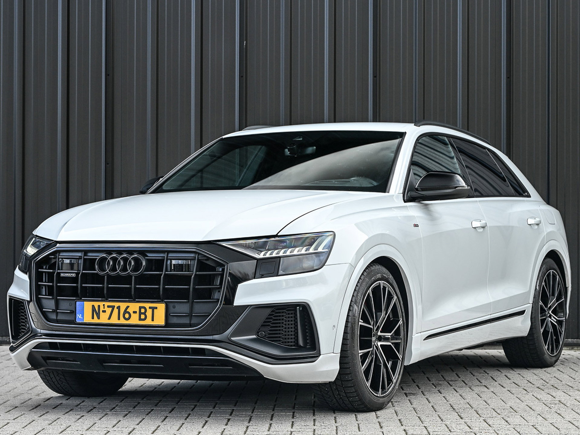 Audi Q8 - 6