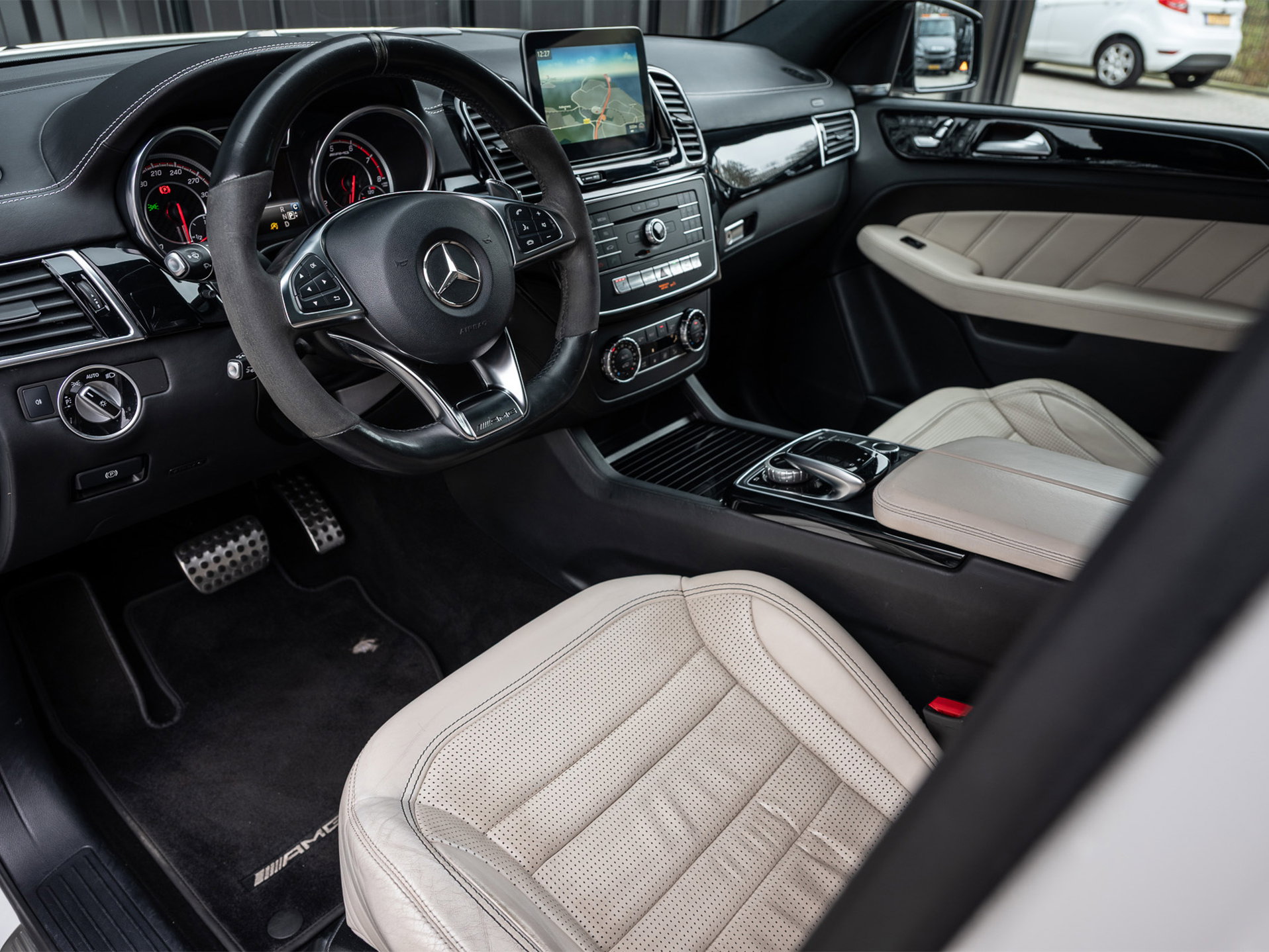 Mercedes-Benz GLE - 10