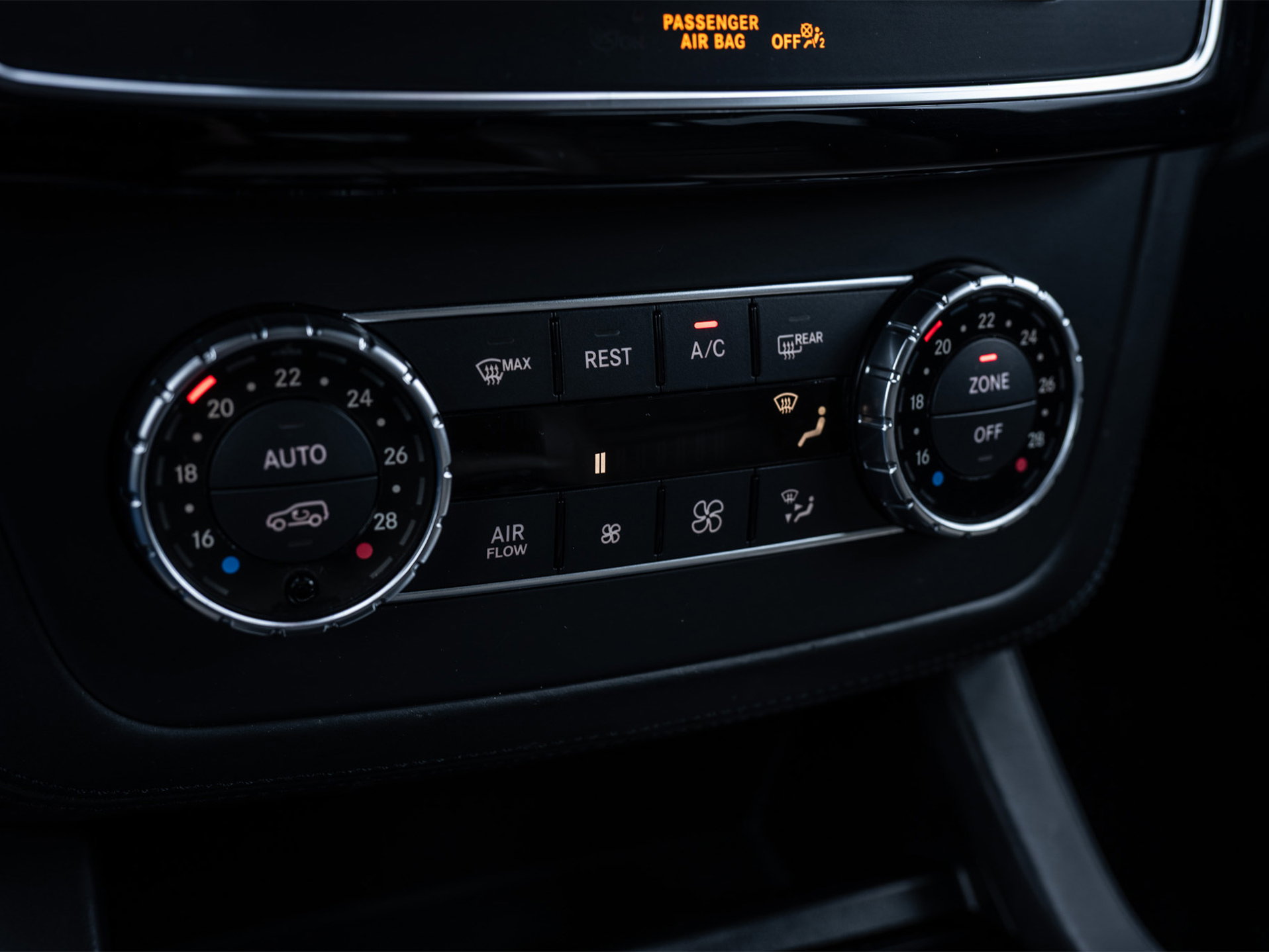 Mercedes-Benz GLE - 32