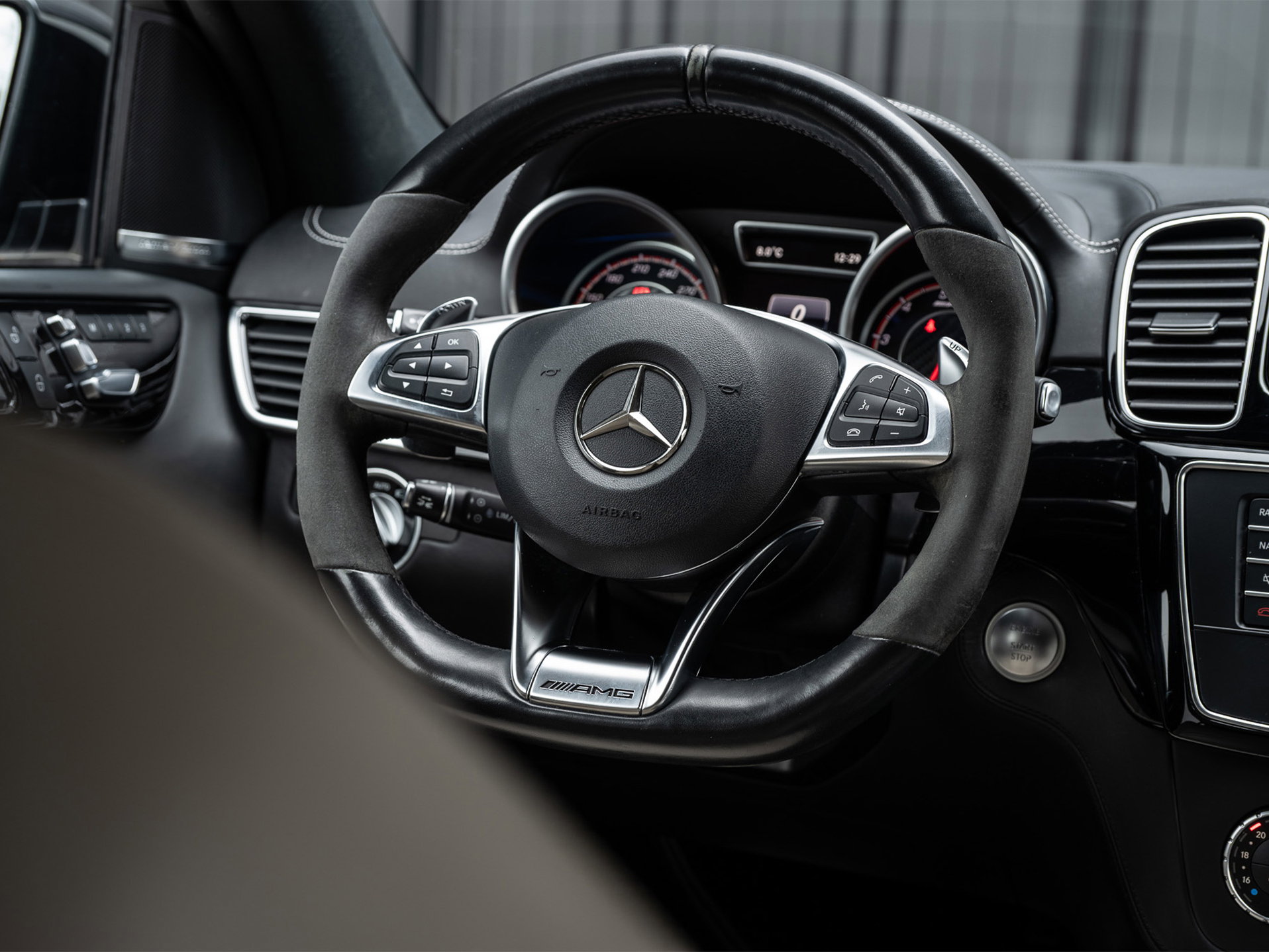 Mercedes-Benz GLE - 36