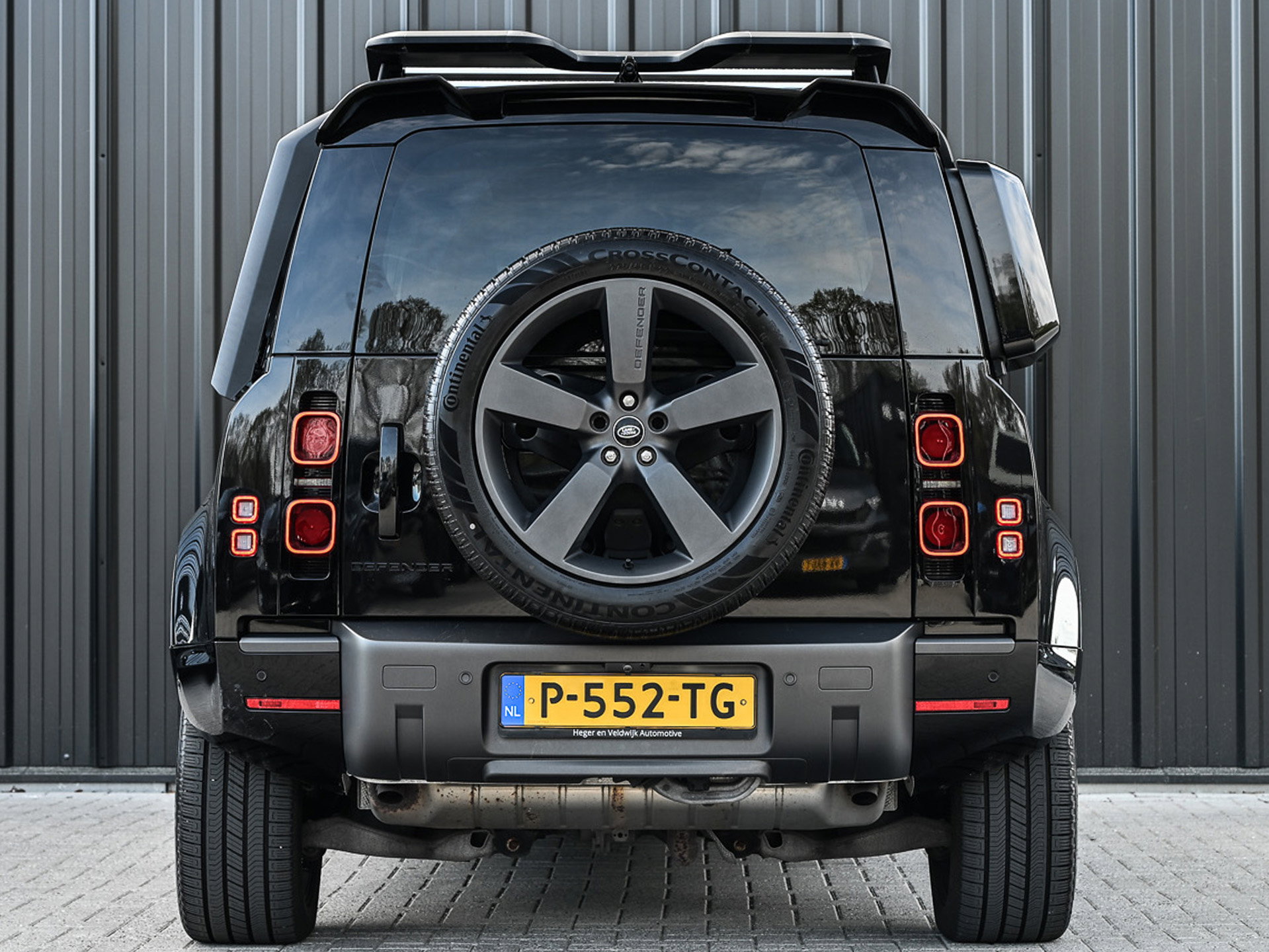 Land Rover Defender - 28