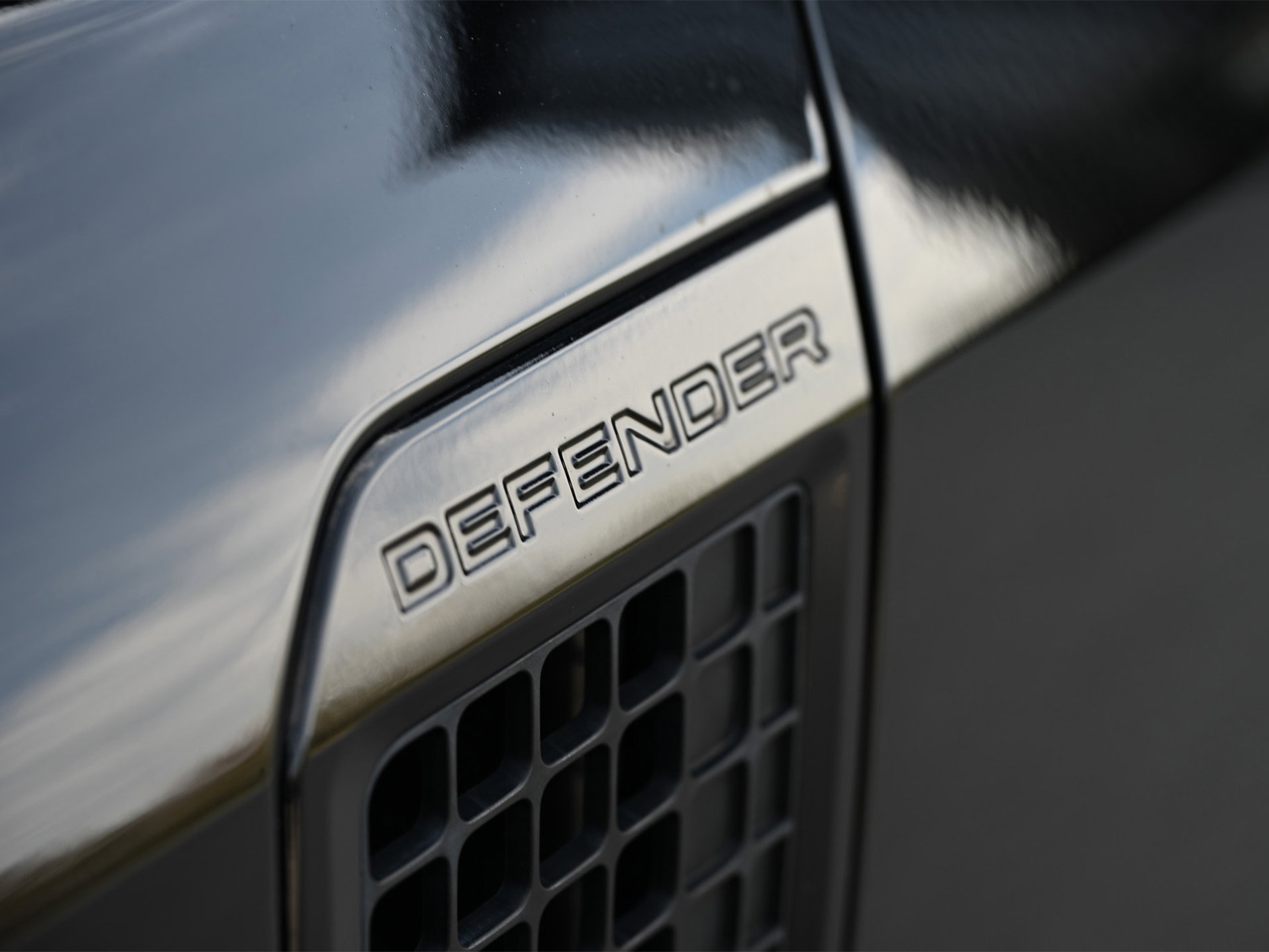 Land Rover Defender - 34