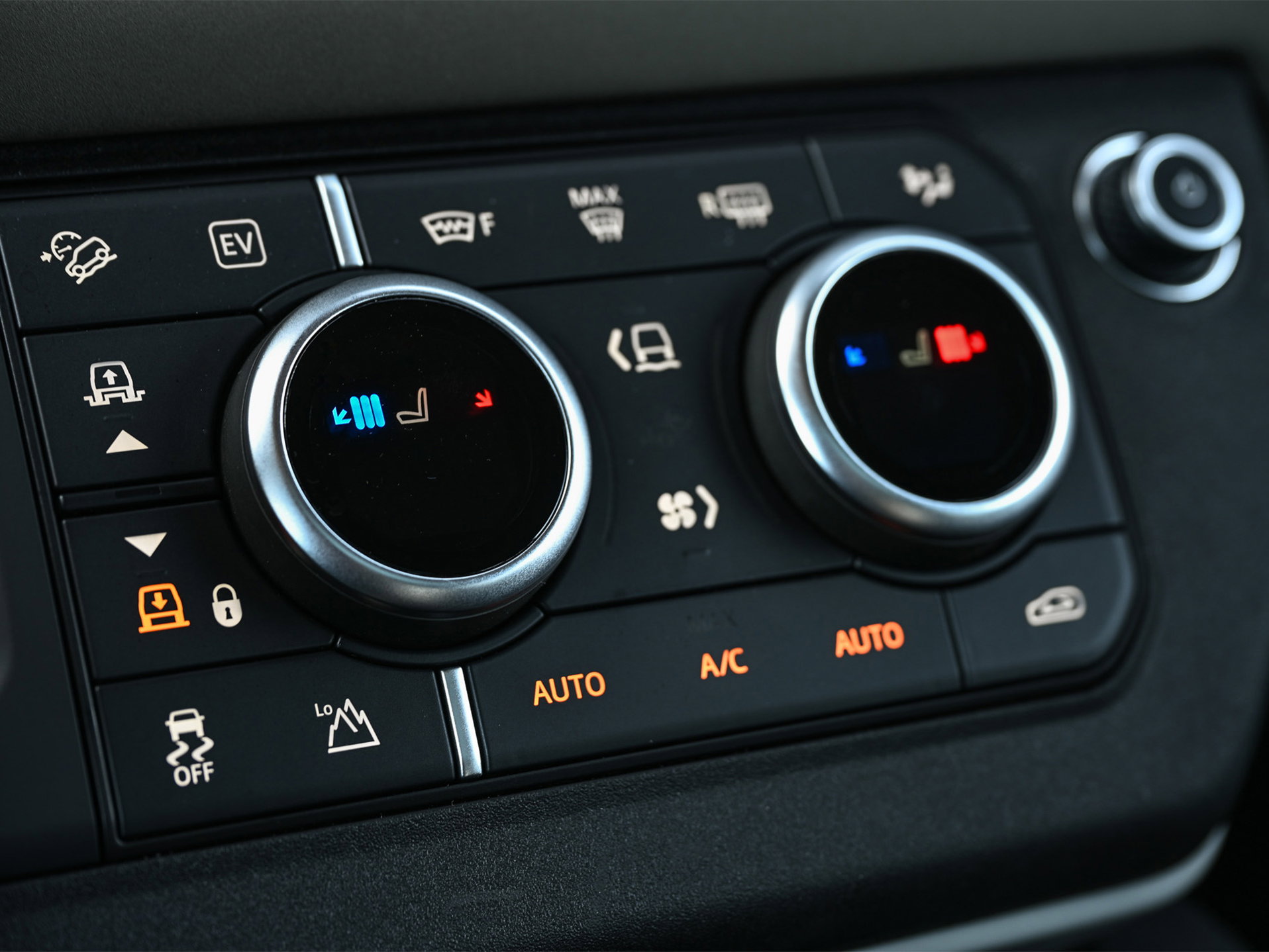 Land Rover Defender - 38