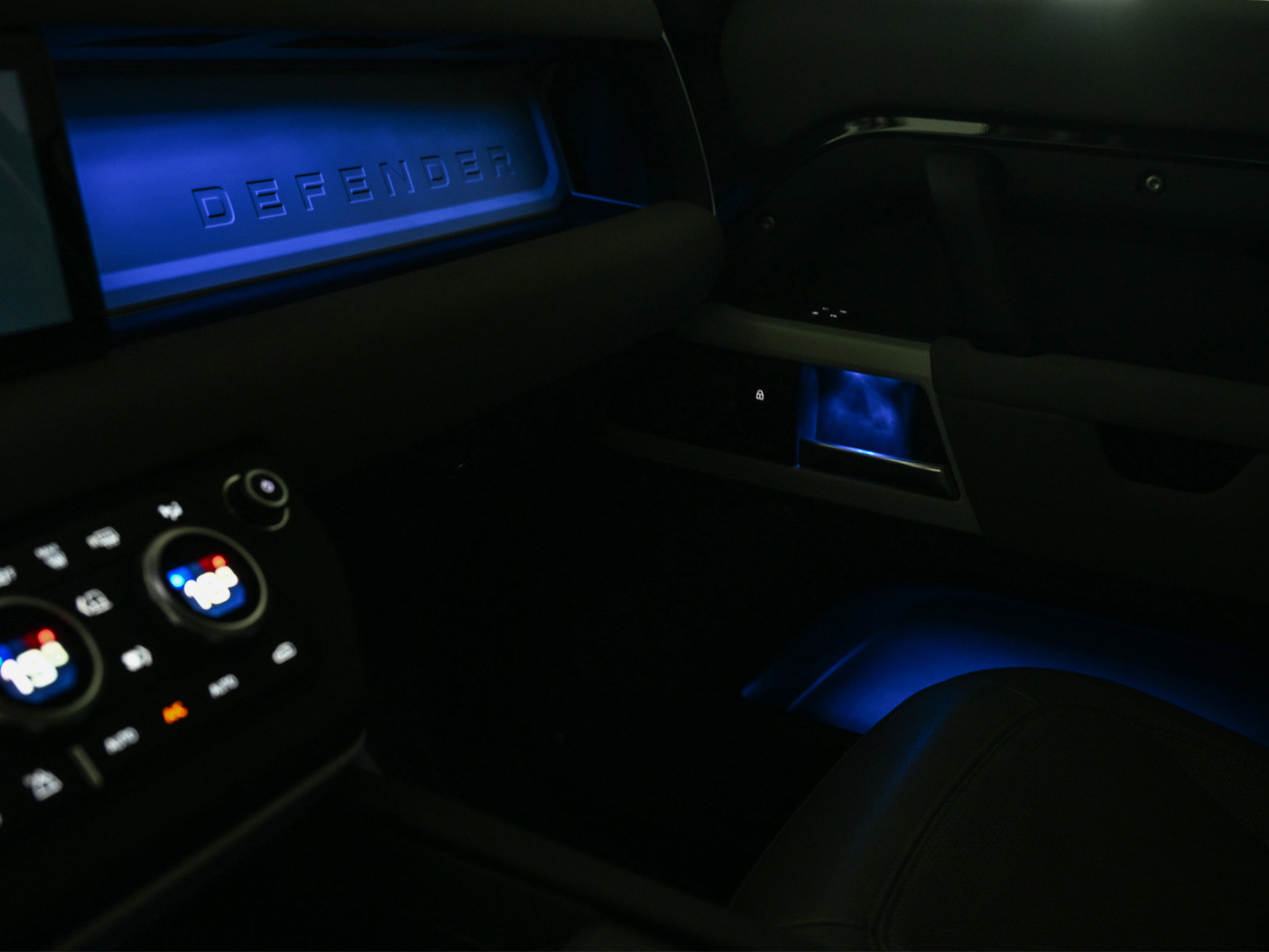 Land Rover Defender - 43