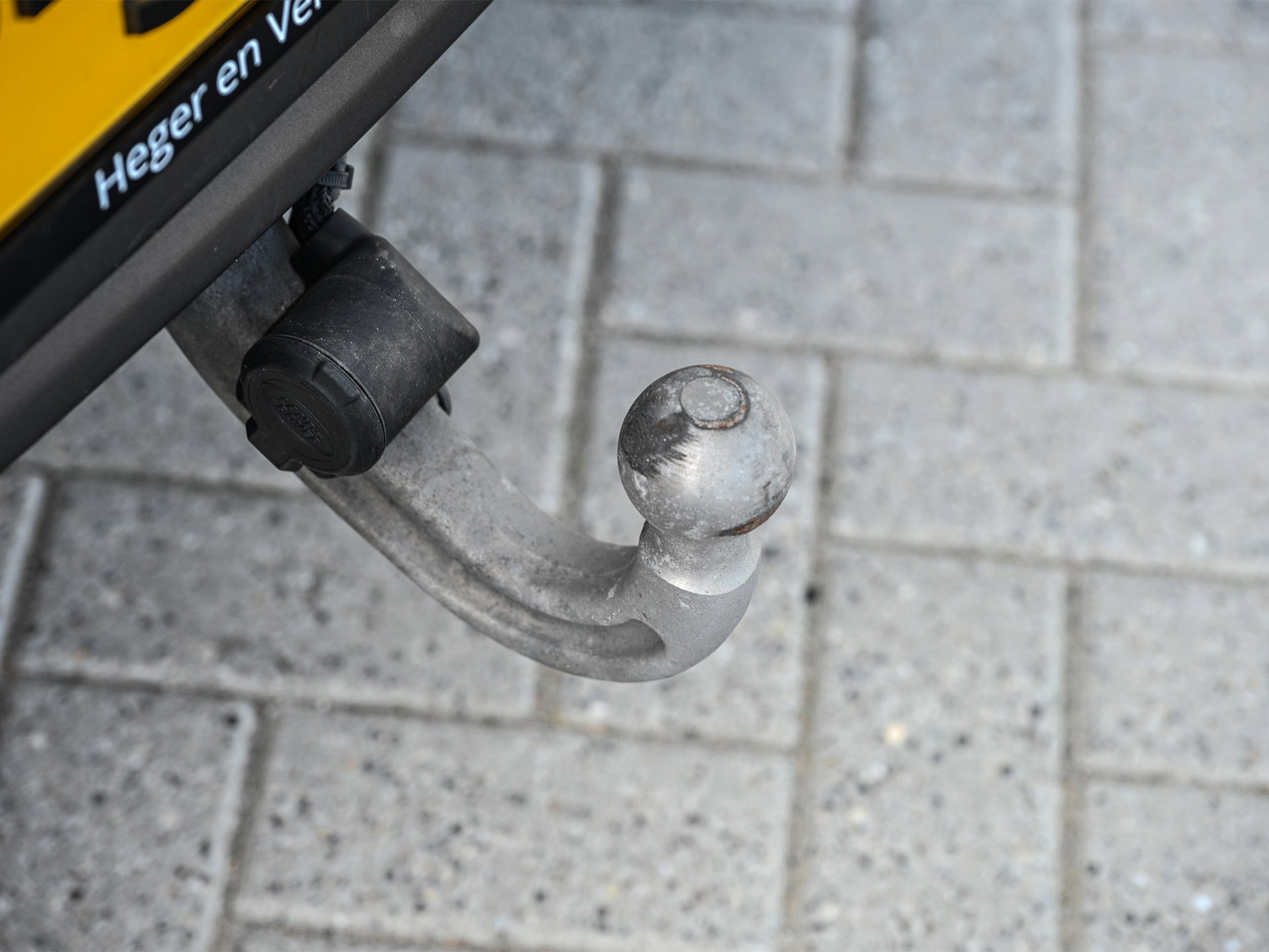 Land Rover Defender - 50