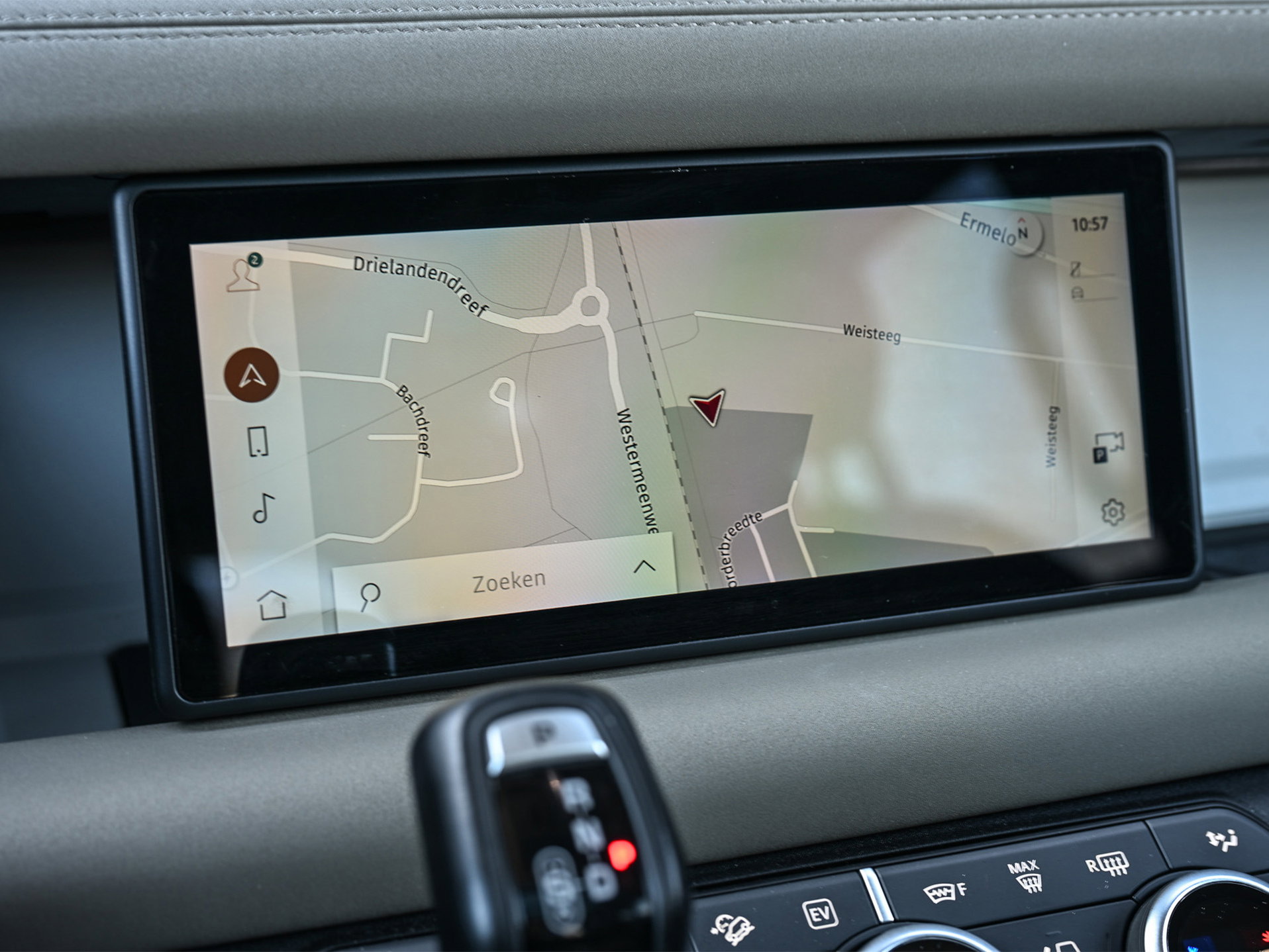 Land Rover Defender - 5