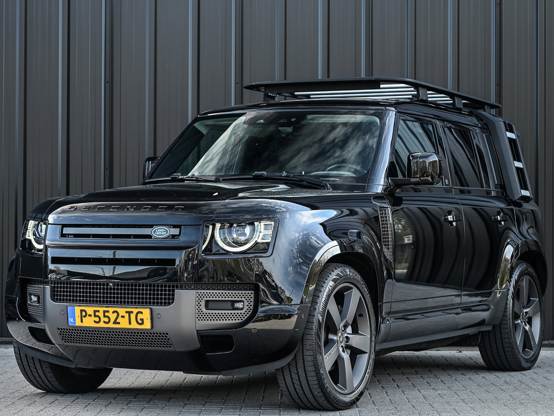 Land Rover Defender - 6