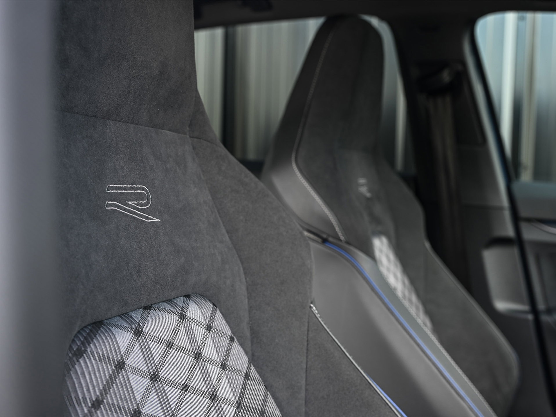 Volkswagen Golf - 40