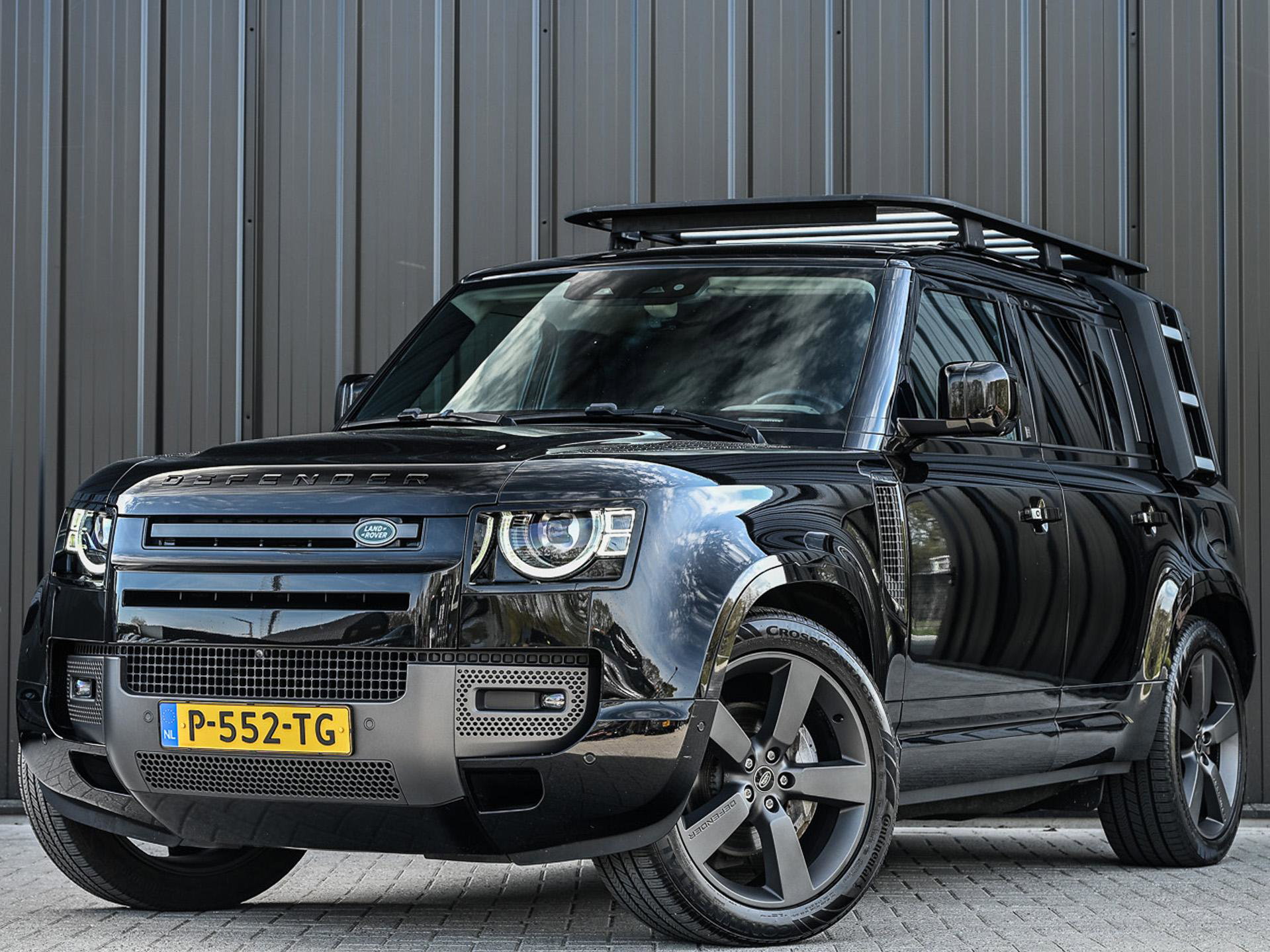 Land Rover Defender - 0