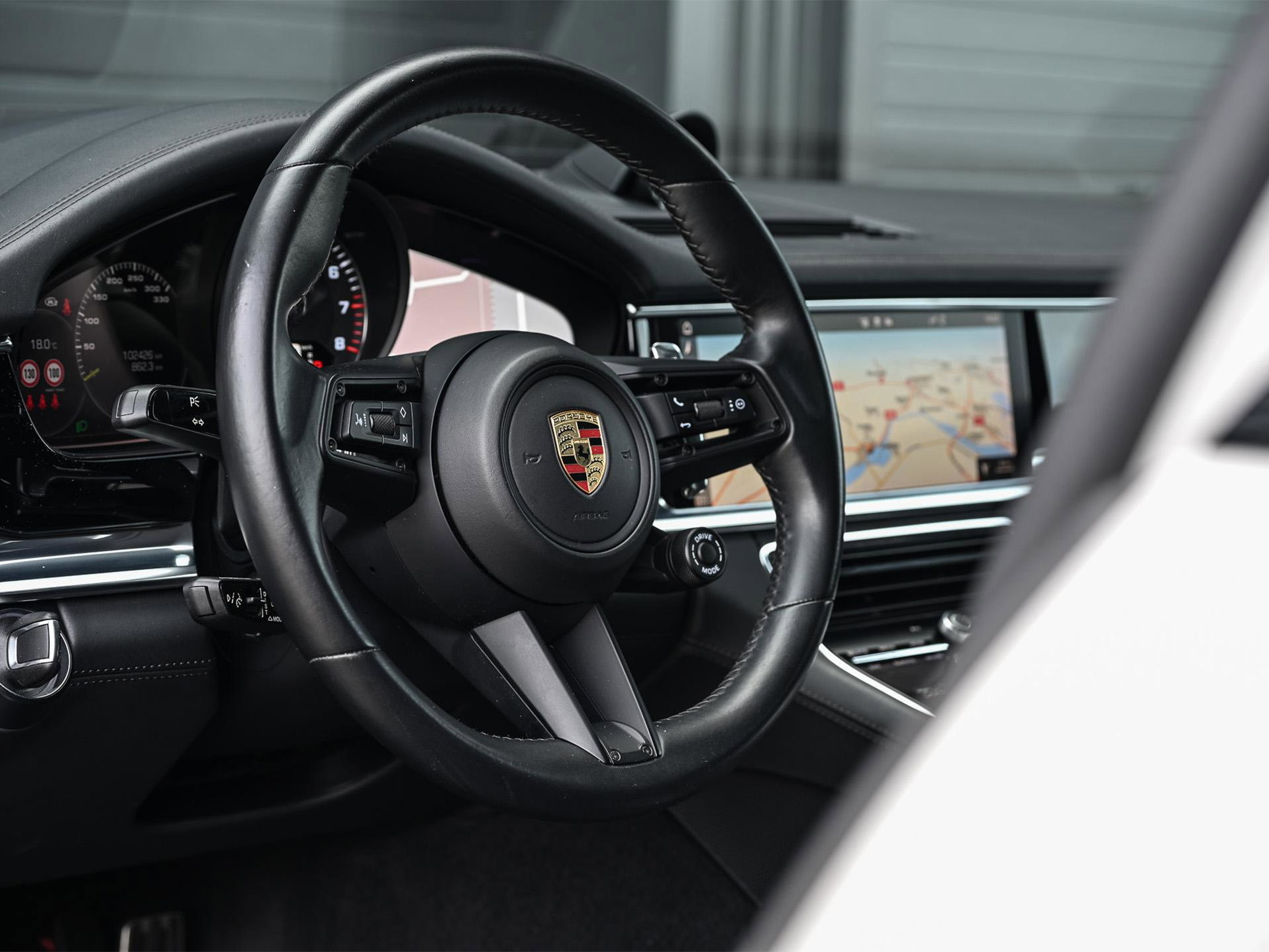 Porsche Panamera - 32