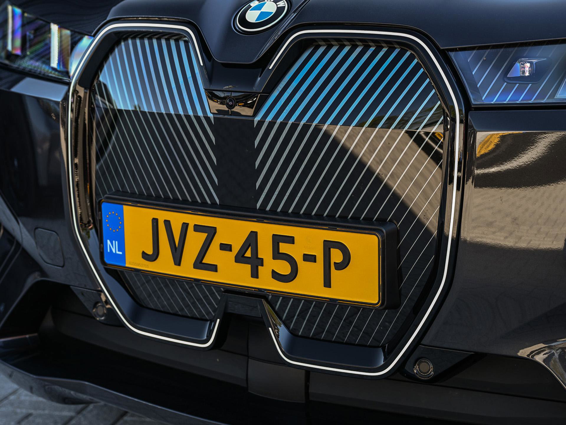 BMW iX - 30