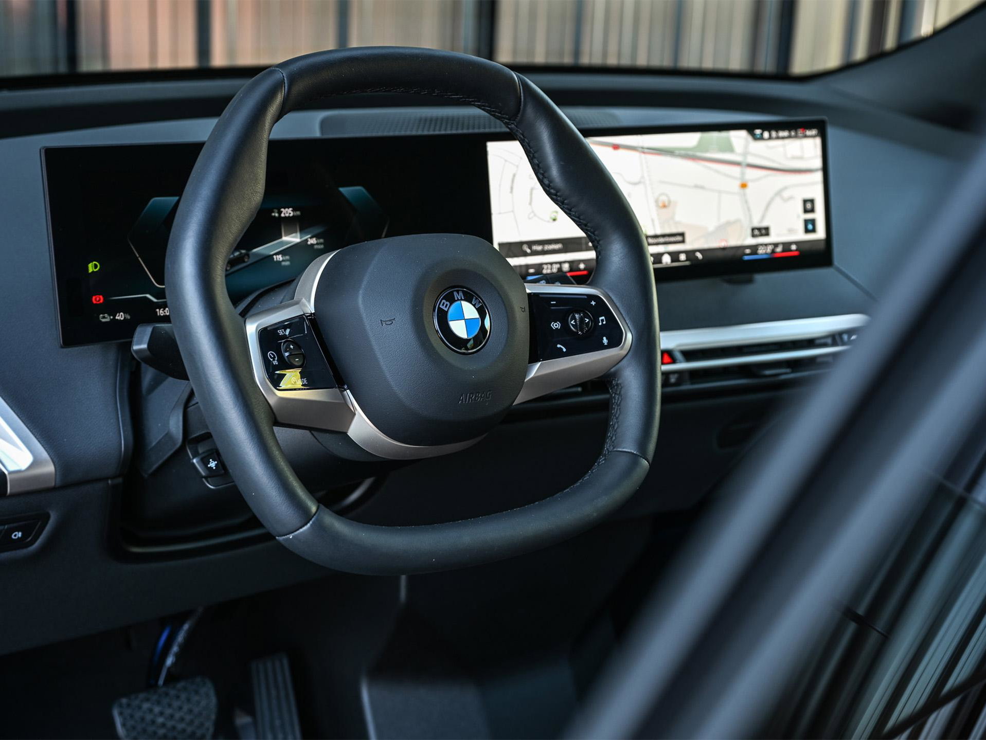 BMW iX - 36