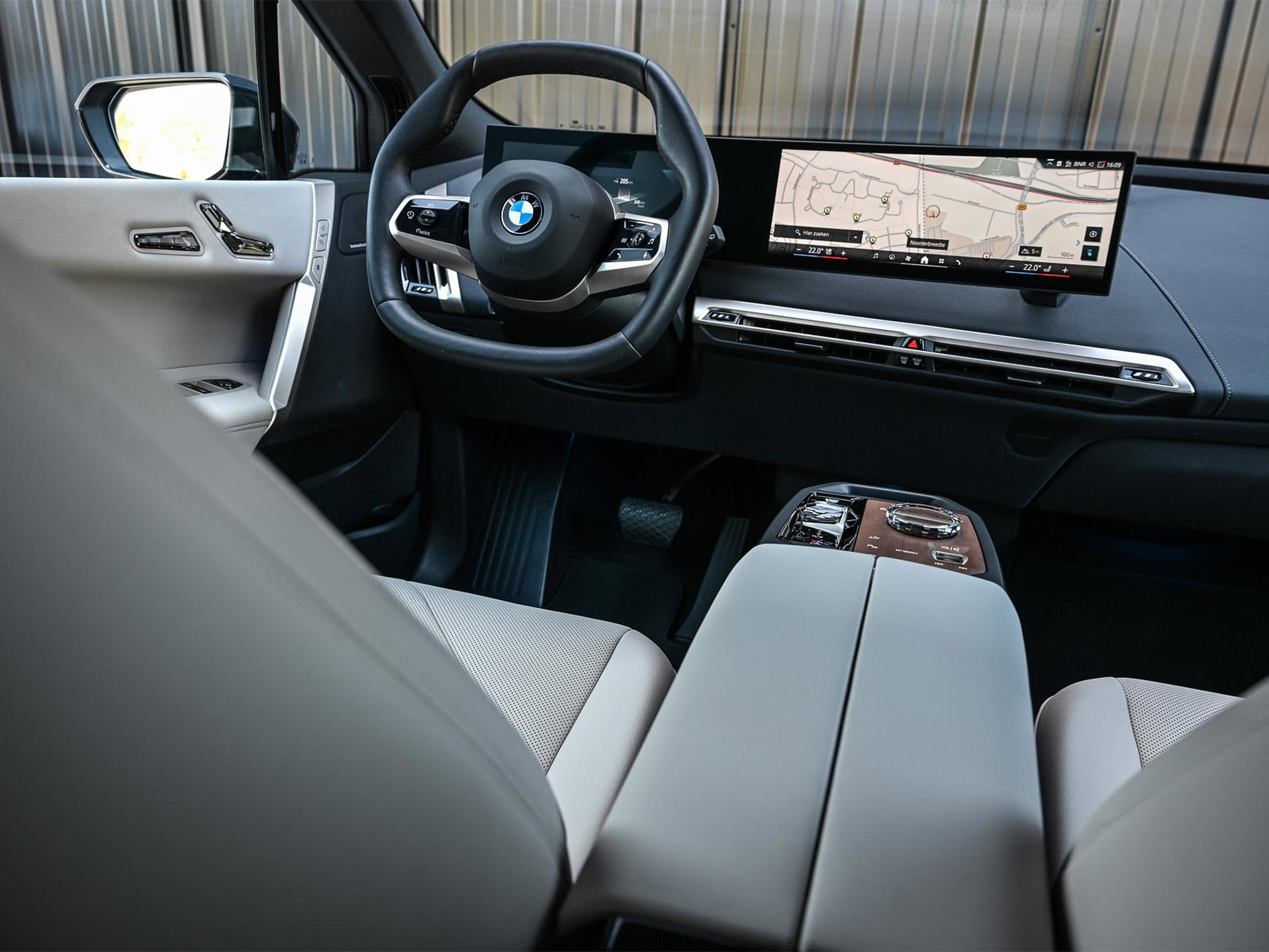 BMW iX - 3