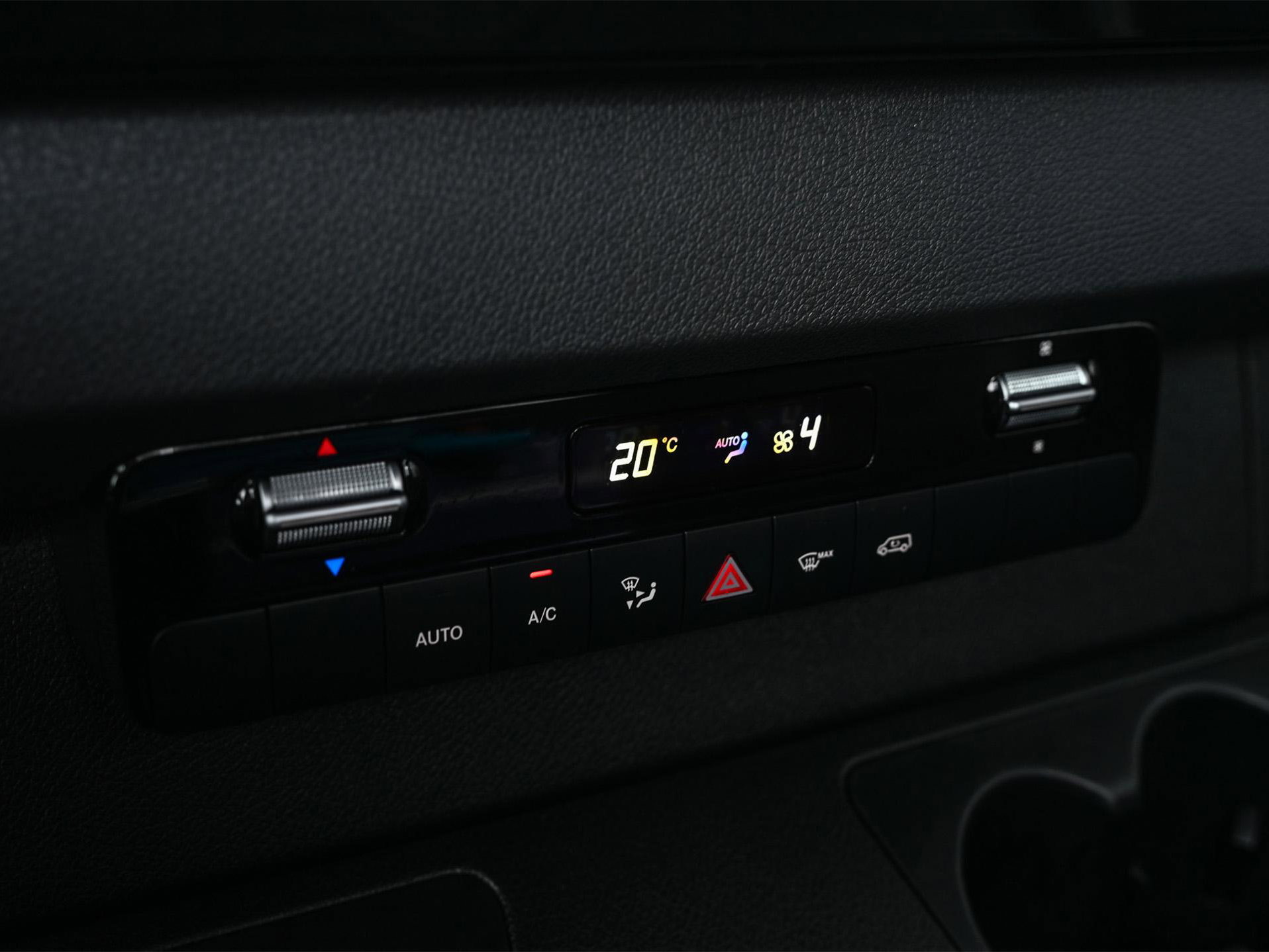 Mercedes-Benz Sprinter - 24