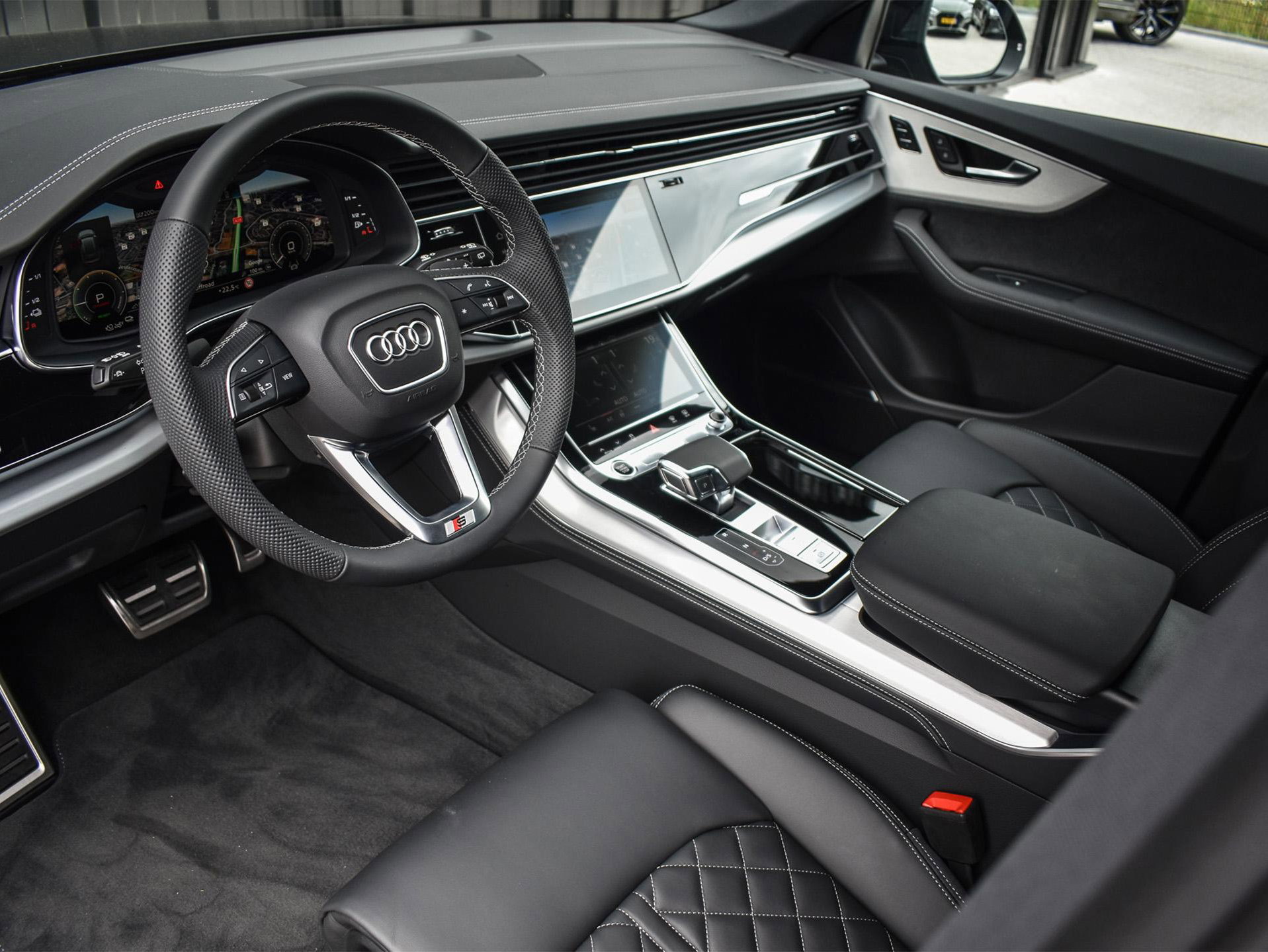 Audi Q8 - 14