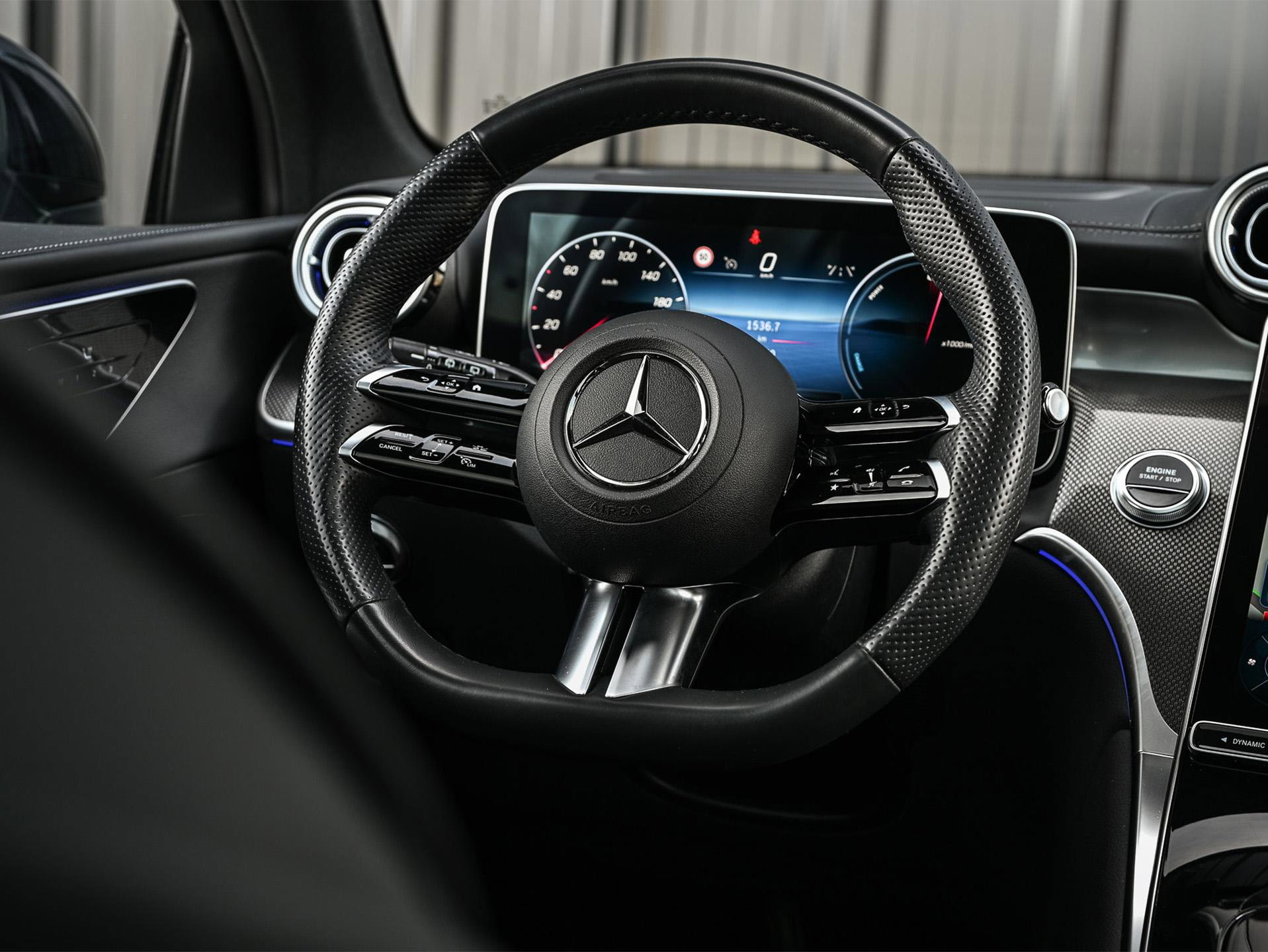 Mercedes-Benz GLC - 39