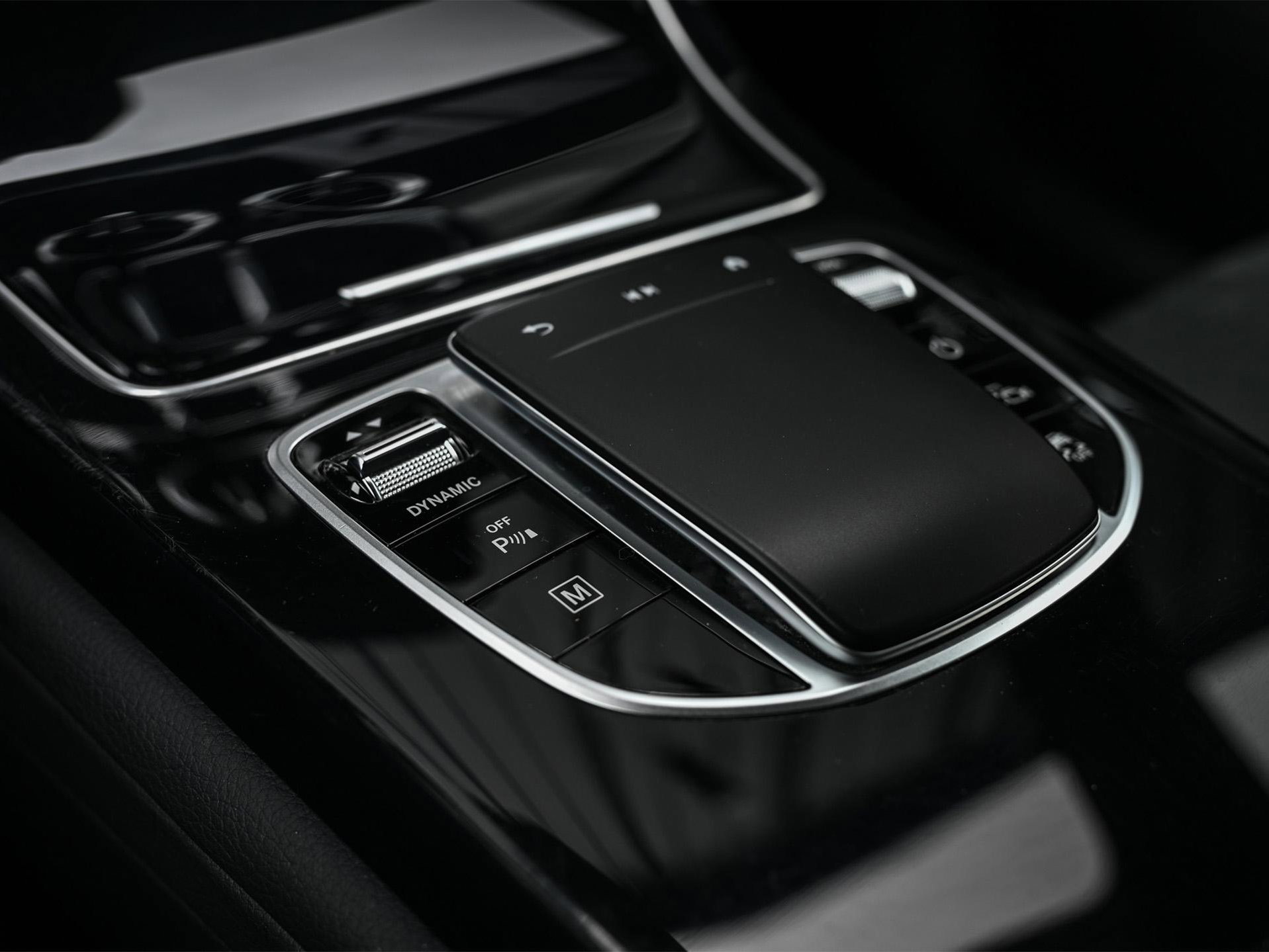 Mercedes-Benz GLC - 30