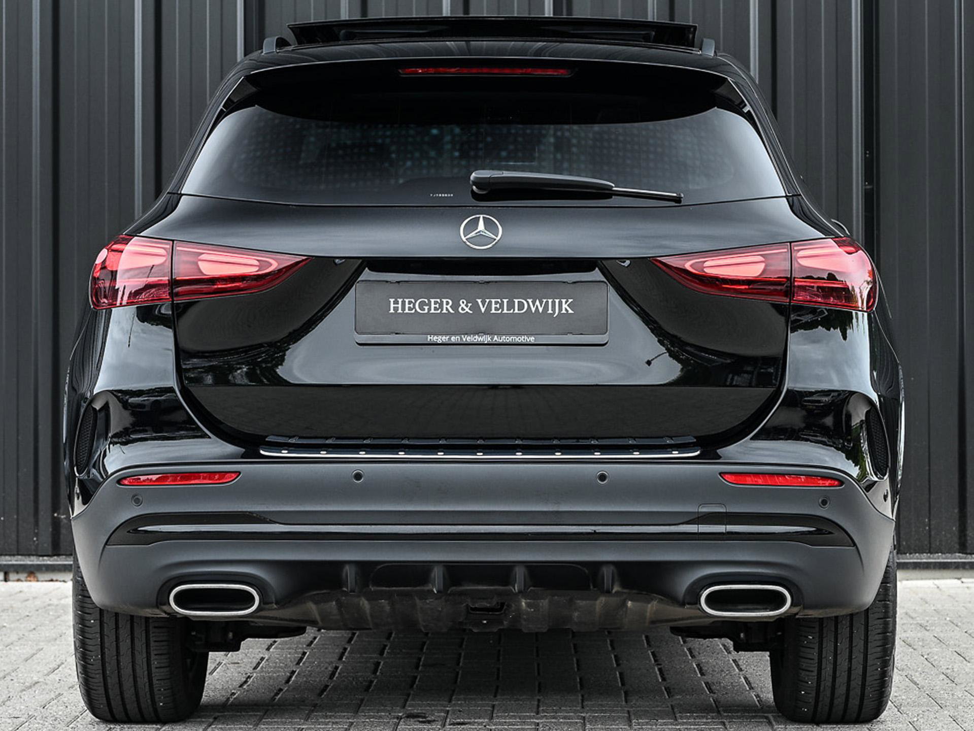 Mercedes-Benz GLA - 27