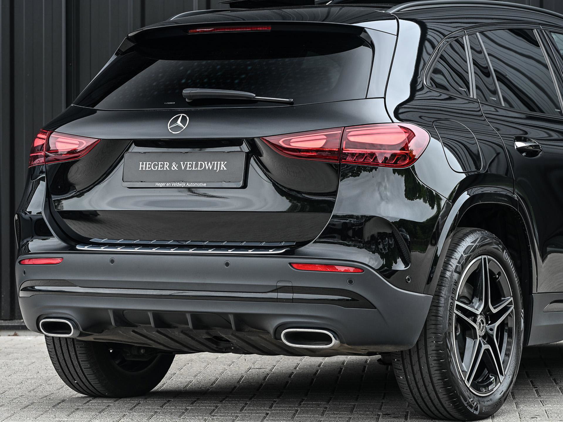 Mercedes-Benz GLA - 30