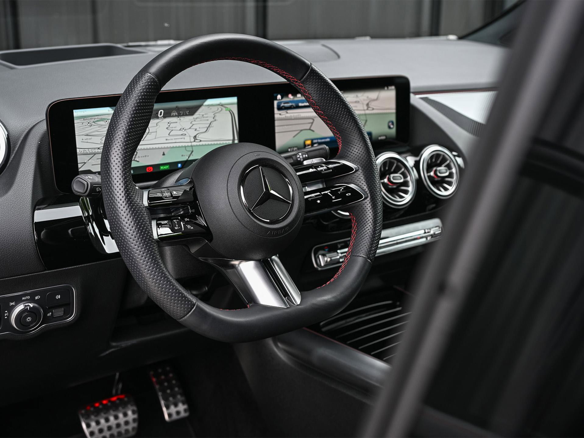 Mercedes-Benz GLA - 31