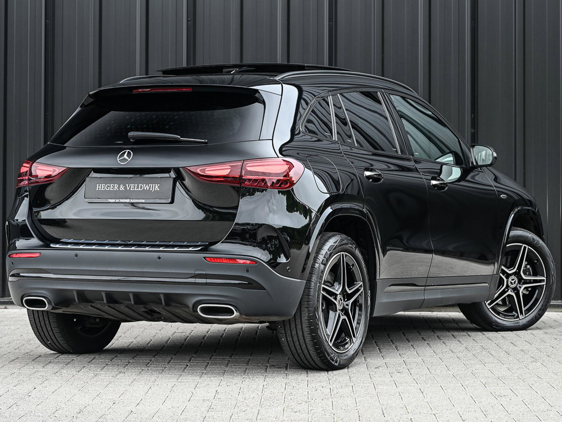 Mercedes-Benz GLA - 2