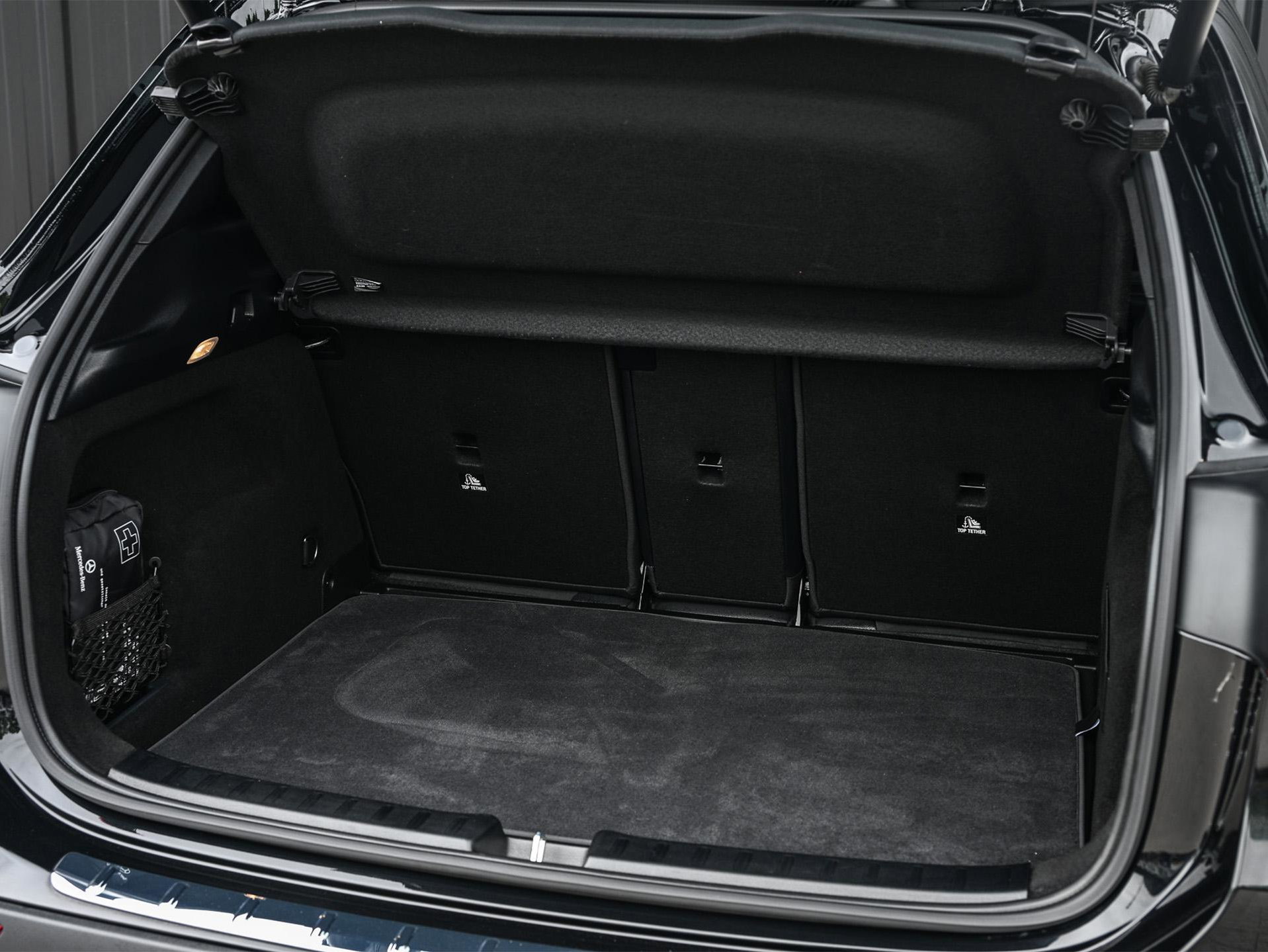 Mercedes-Benz GLA - 44