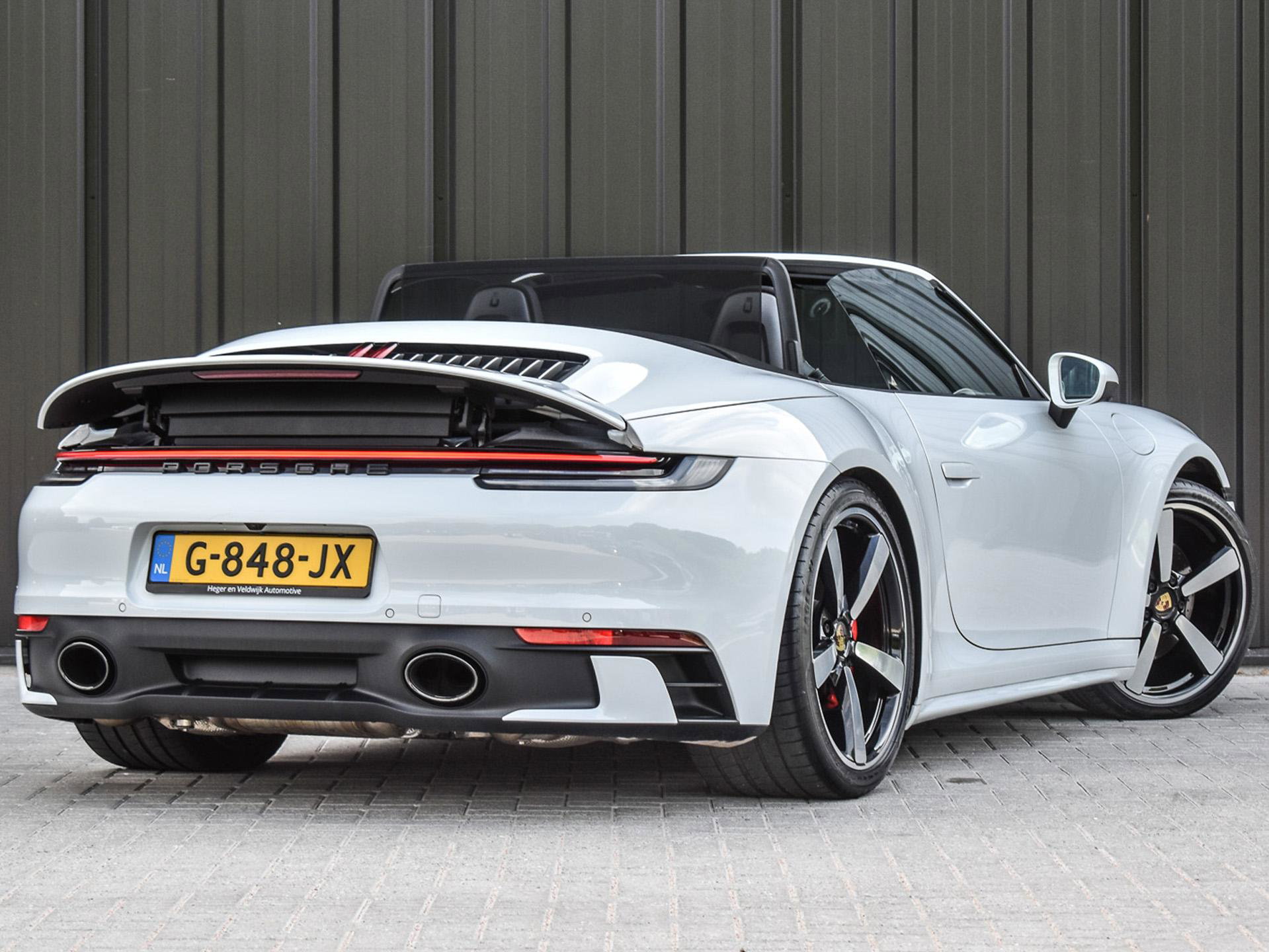 Porsche 911 - 25