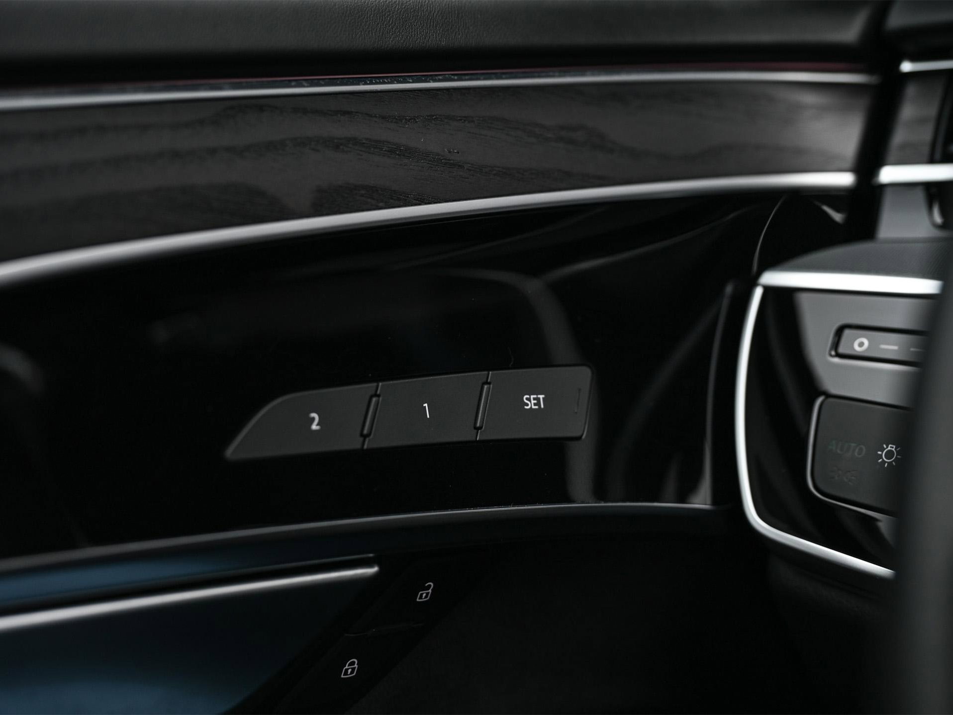 Audi A8 - 12