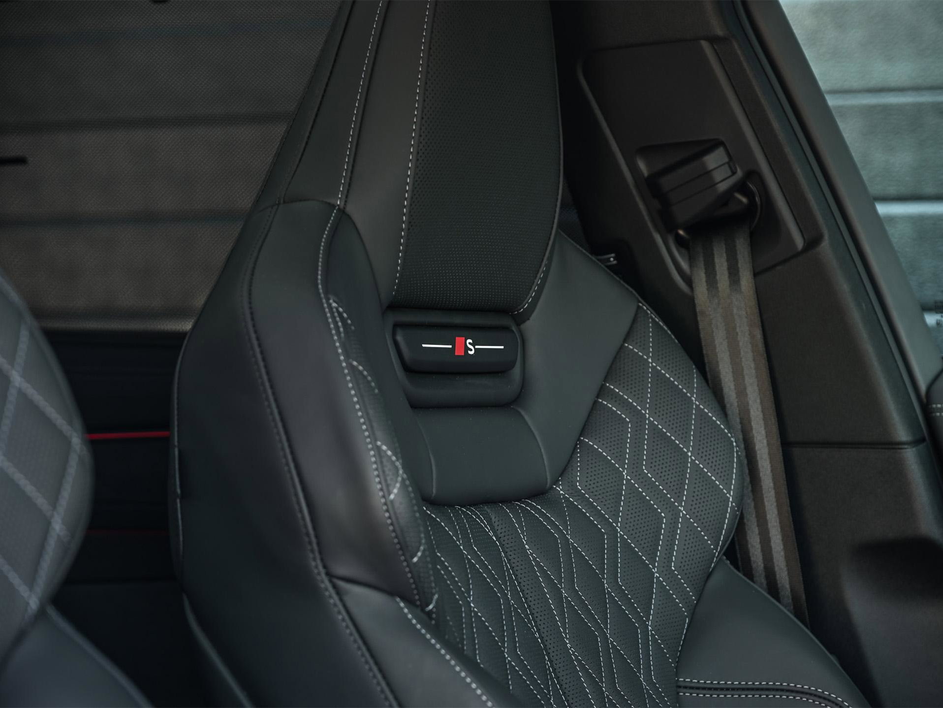 Audi A6 - 1
