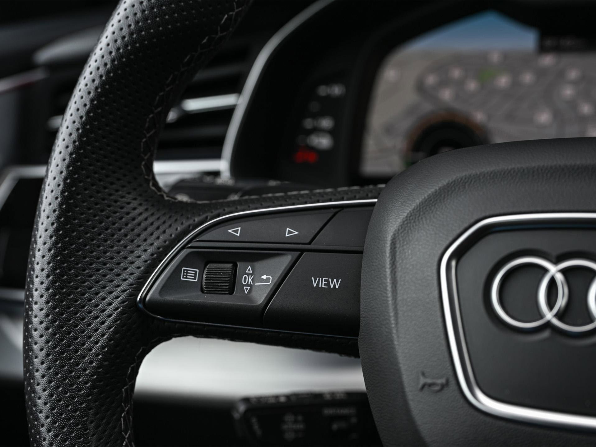 Audi Q8 - 35