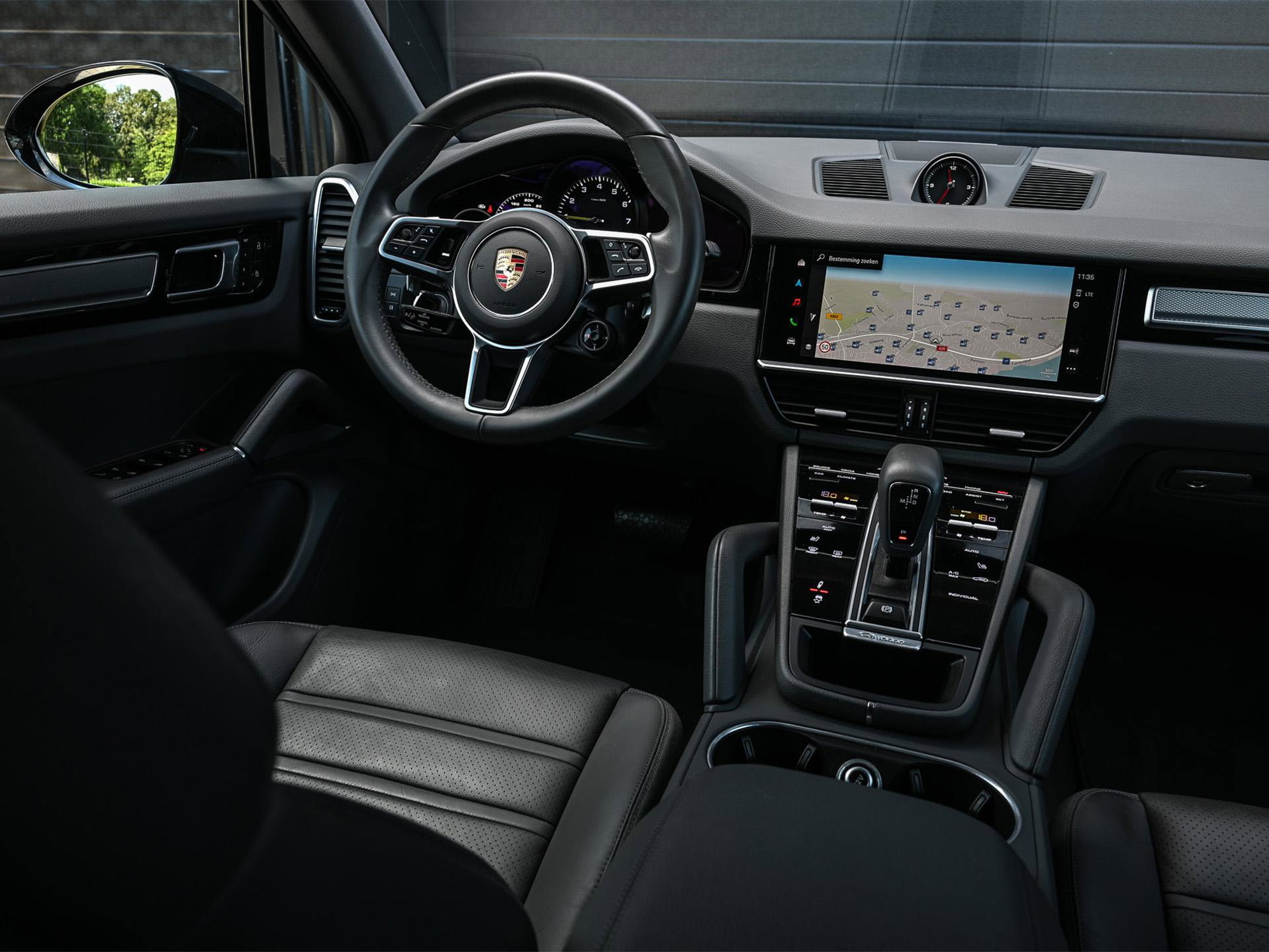 Porsche Cayenne - 9