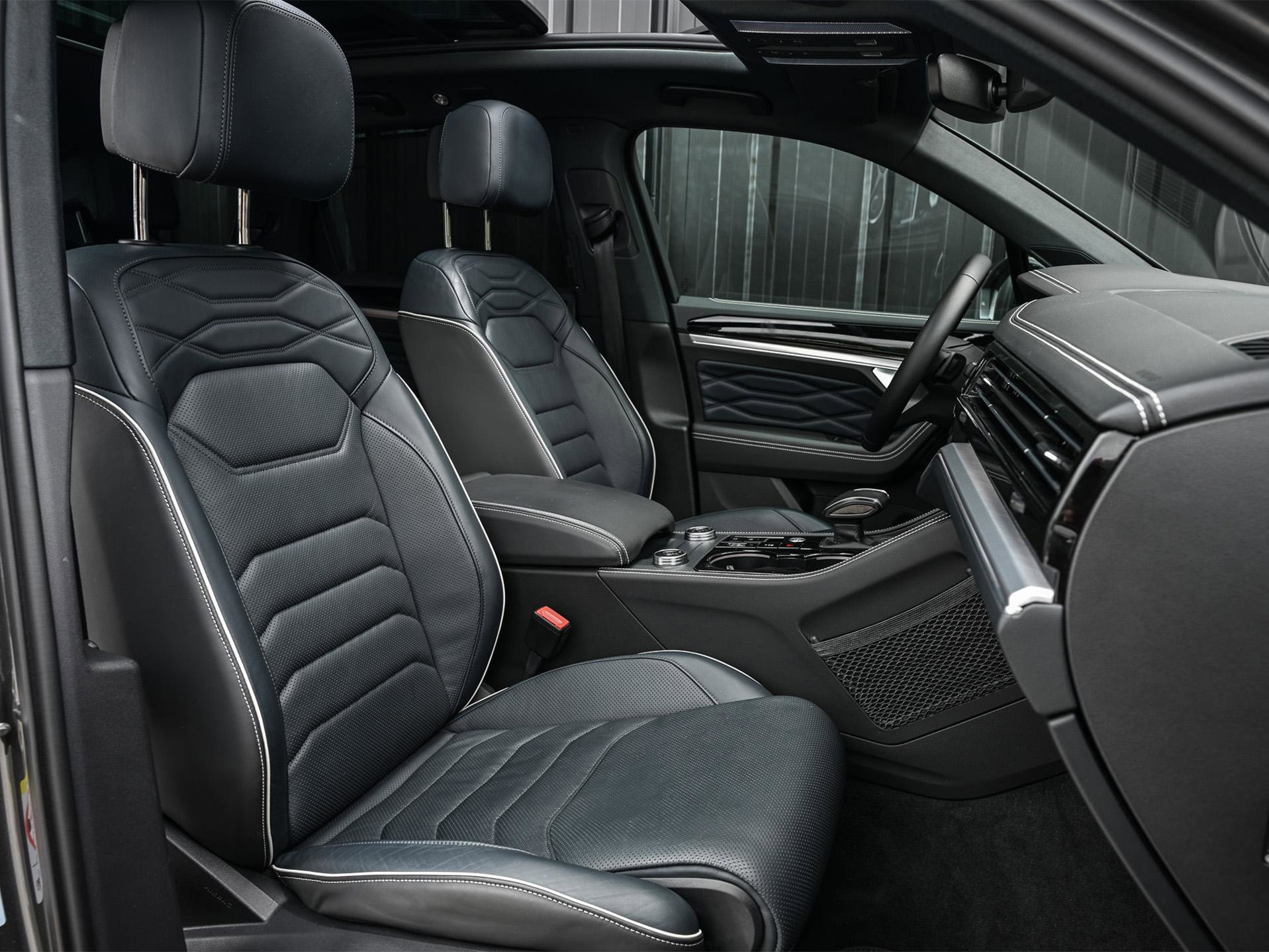Volkswagen Touareg - 11