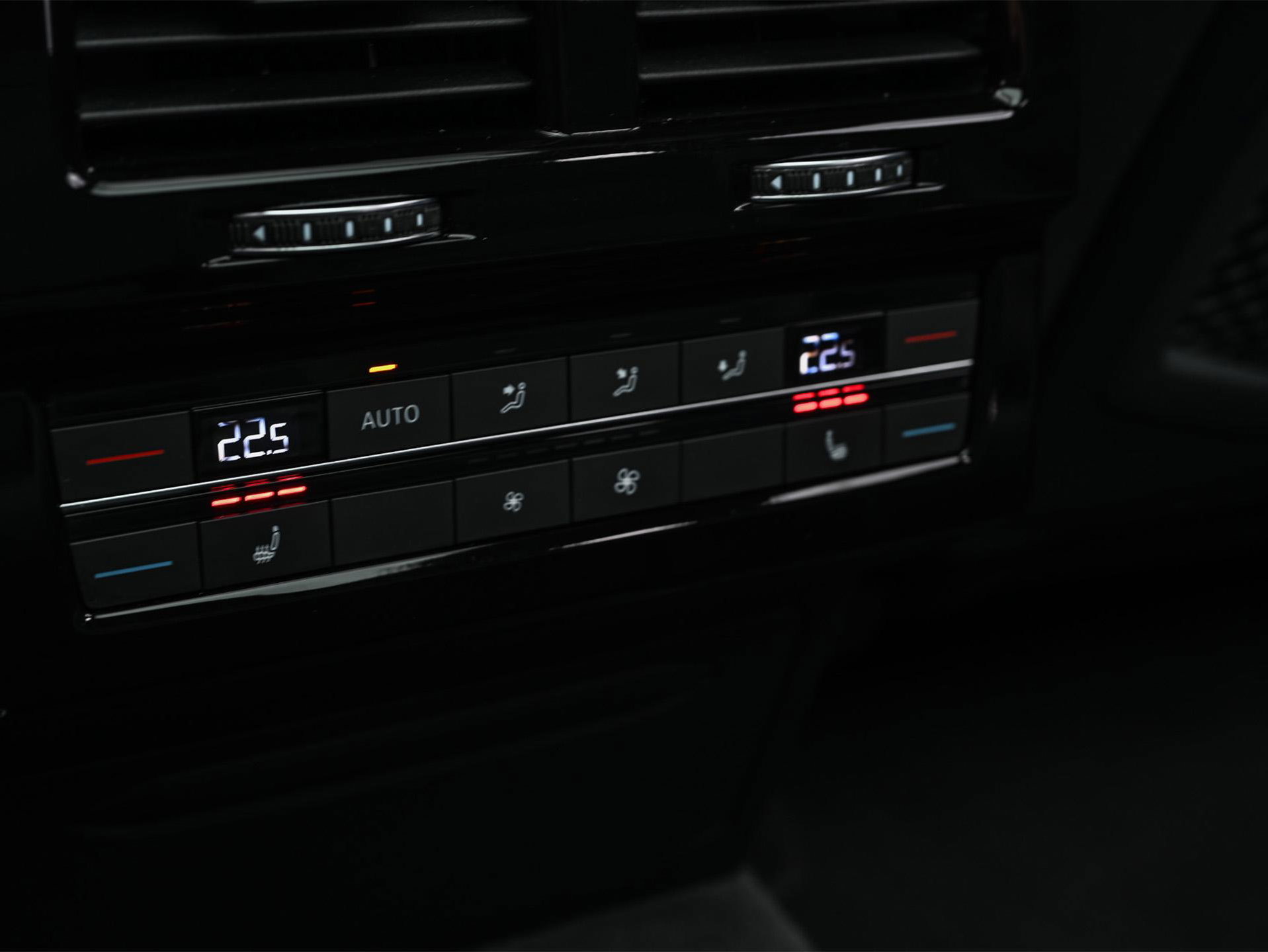 Volkswagen Touareg - 41