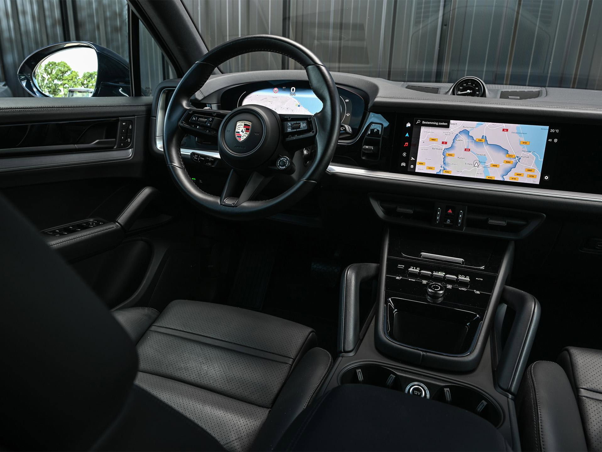 Porsche Cayenne - 24