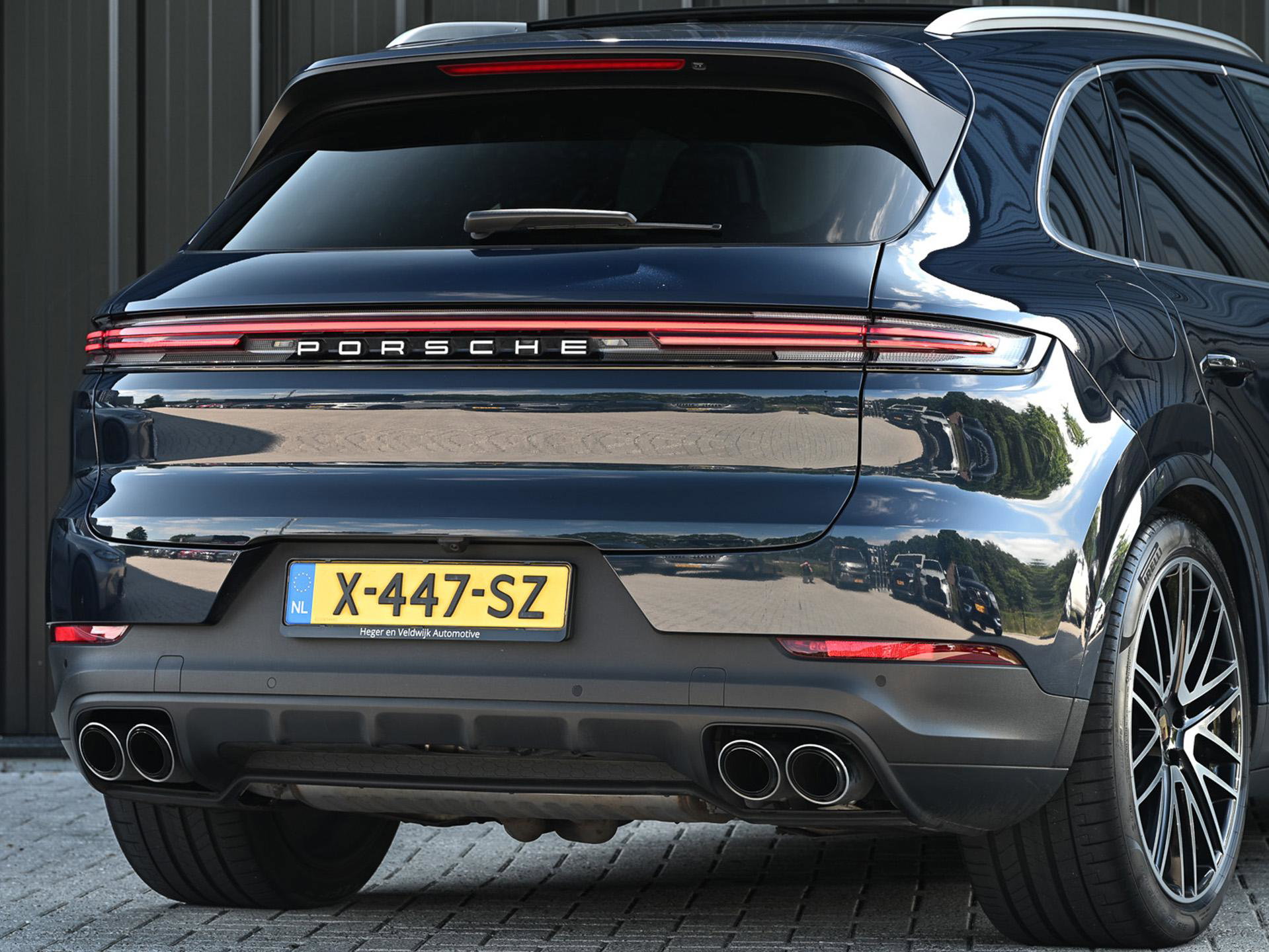 Porsche Cayenne - 43