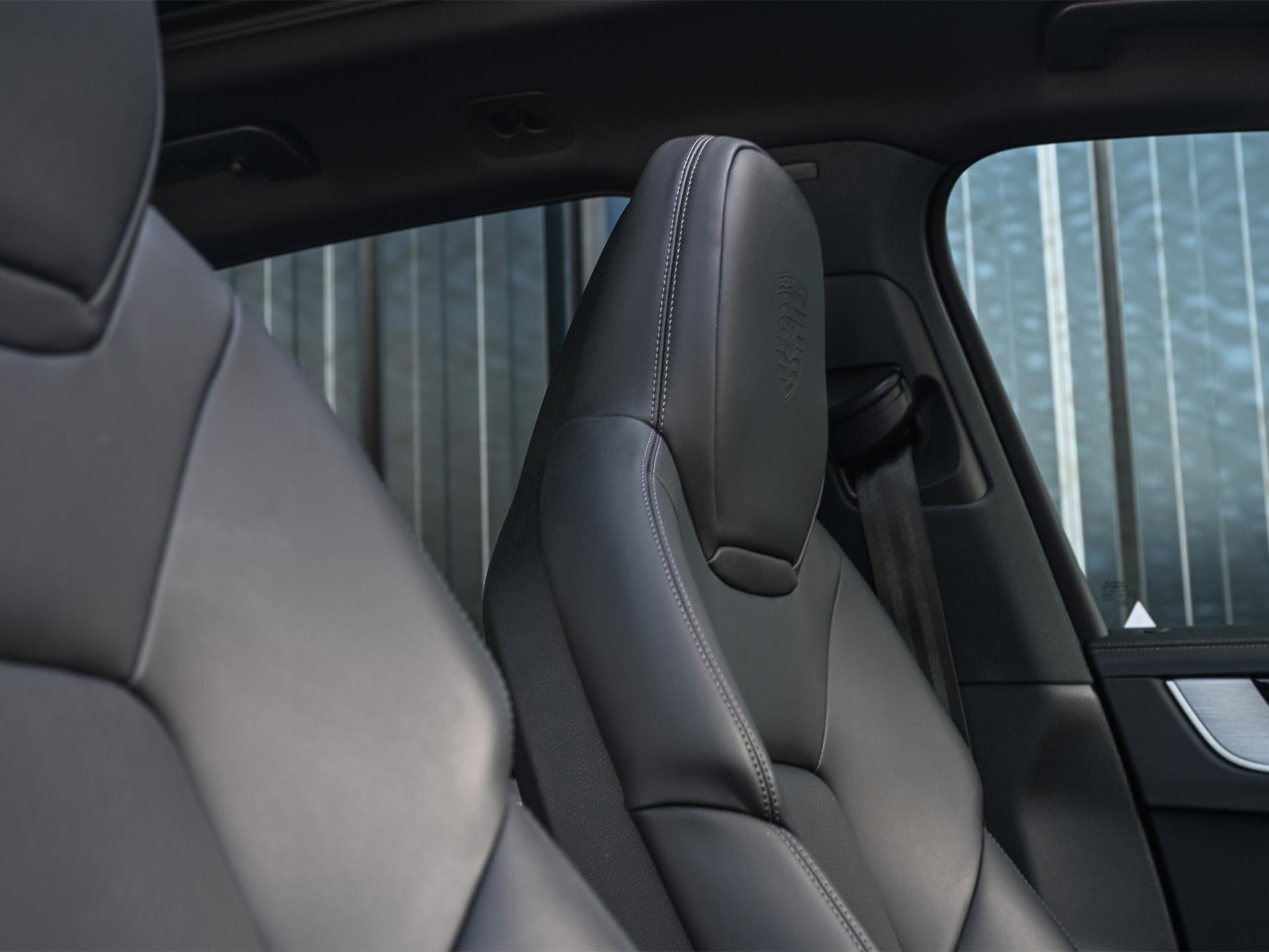 Porsche Cayenne - 6